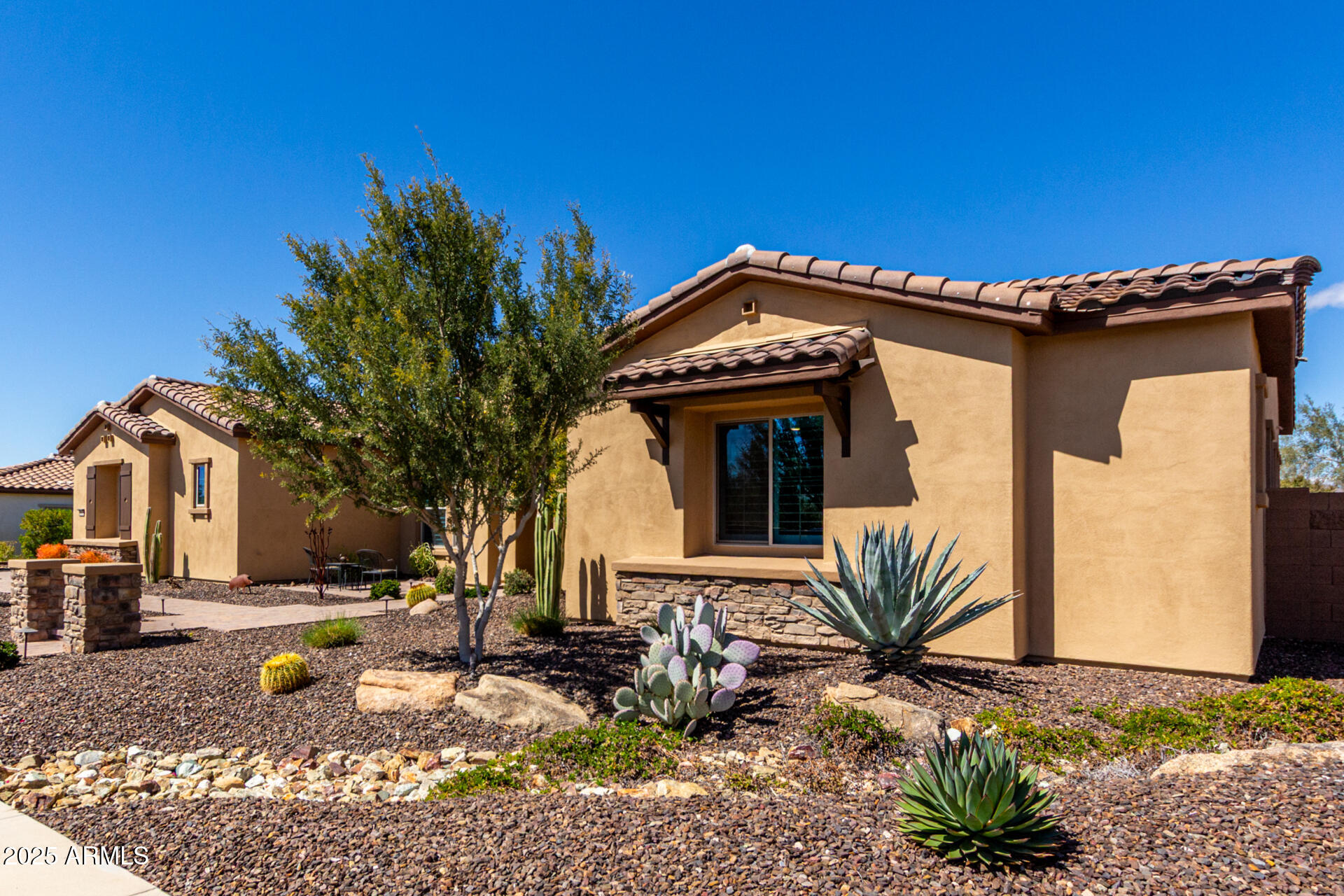 6112 E CALLE DE POMPAS