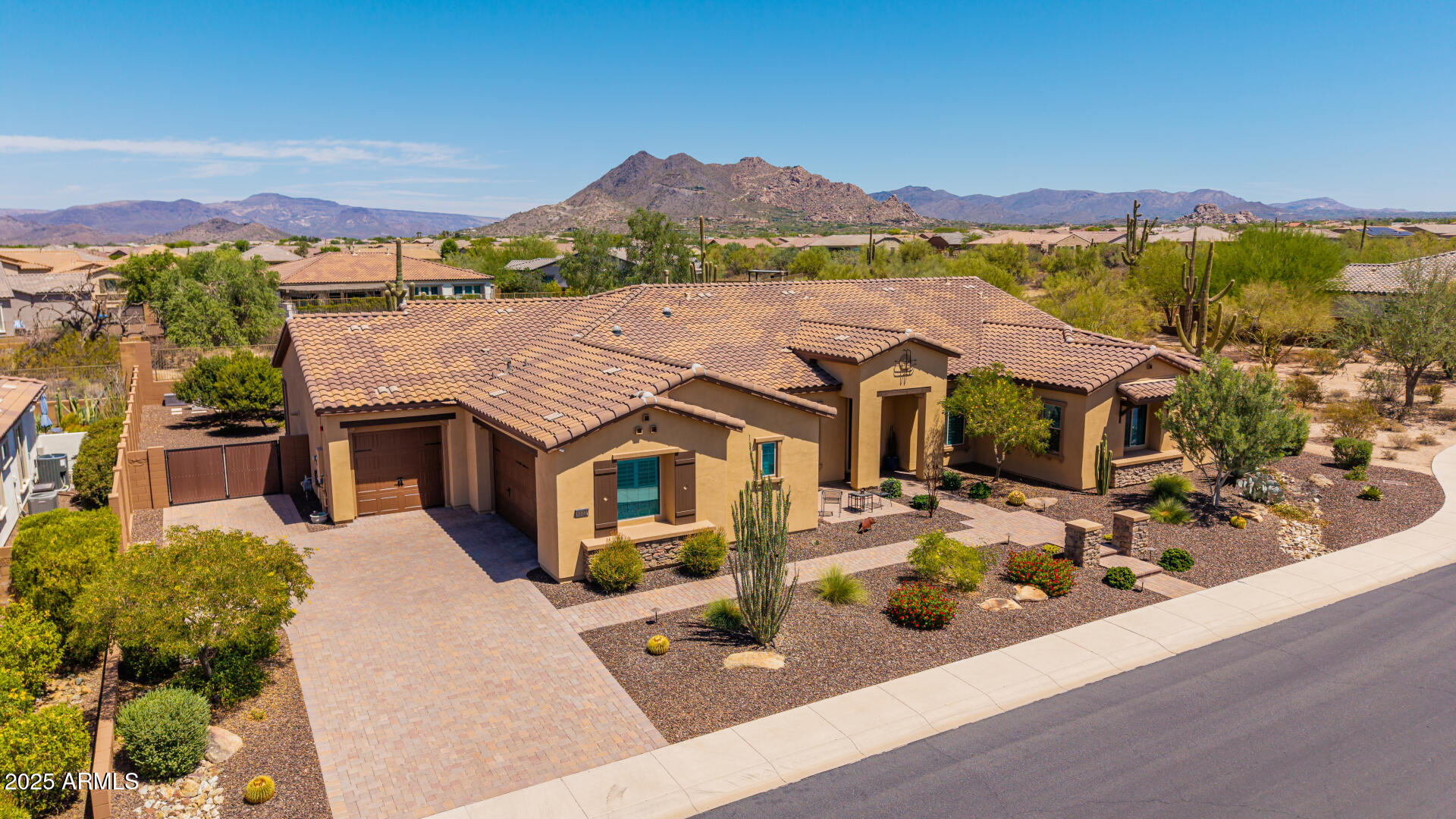 6112 E CALLE DE POMPAS