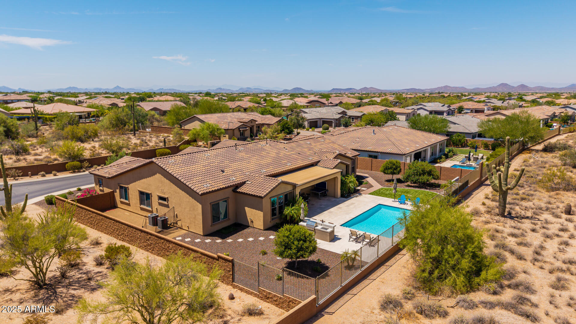 6112 E CALLE DE POMPAS