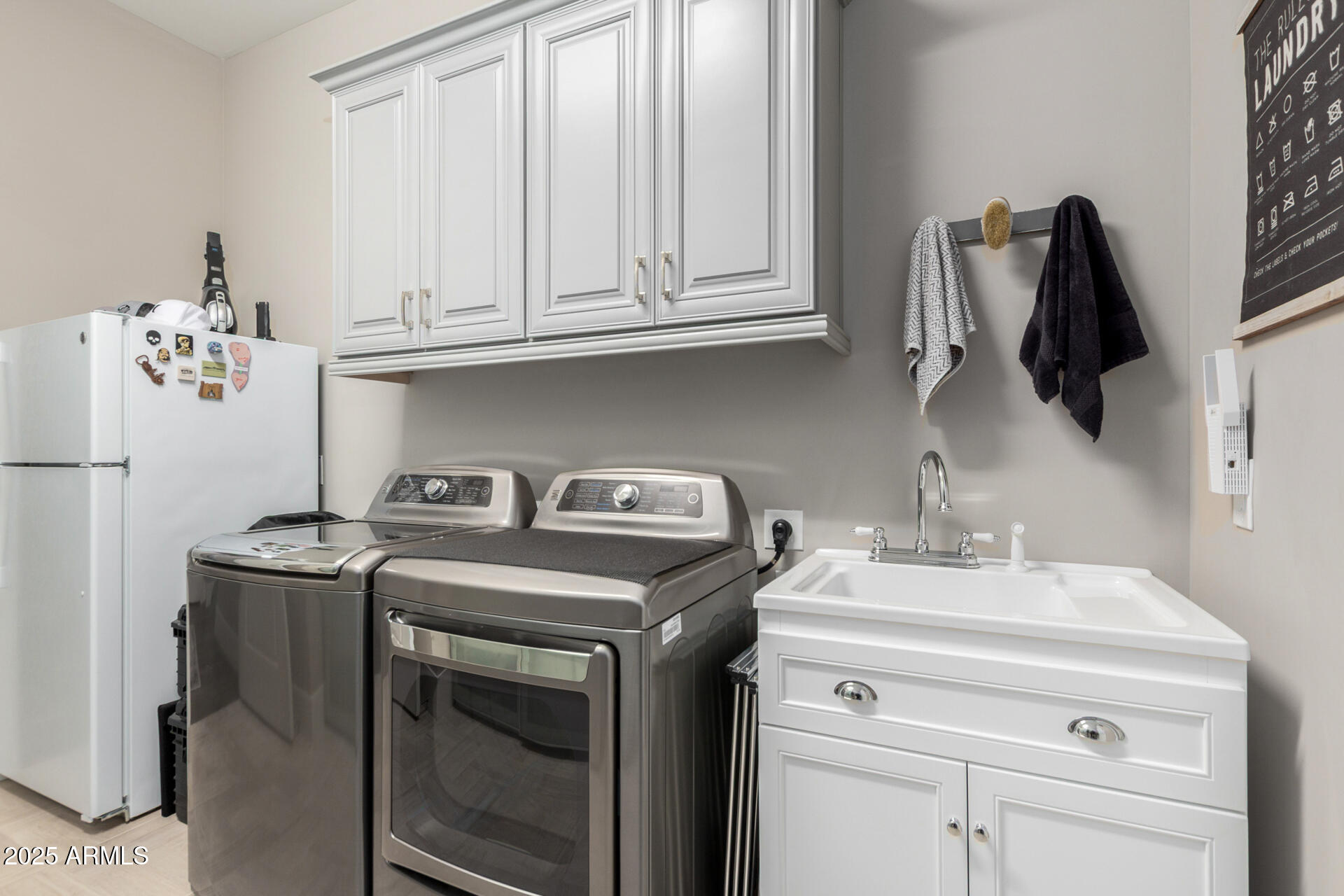 6112 E CALLE DE POMPAS