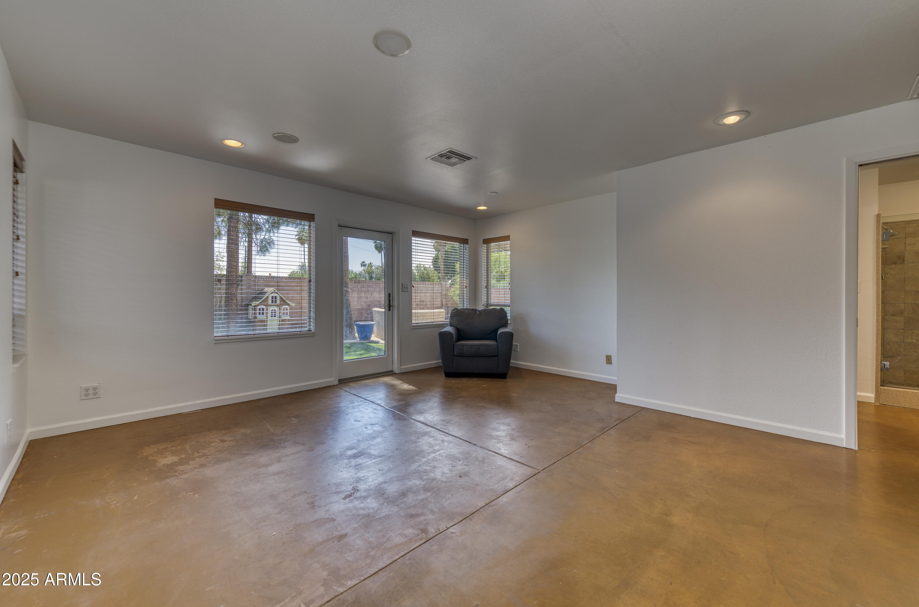 1841 E BERRIDGE Lane