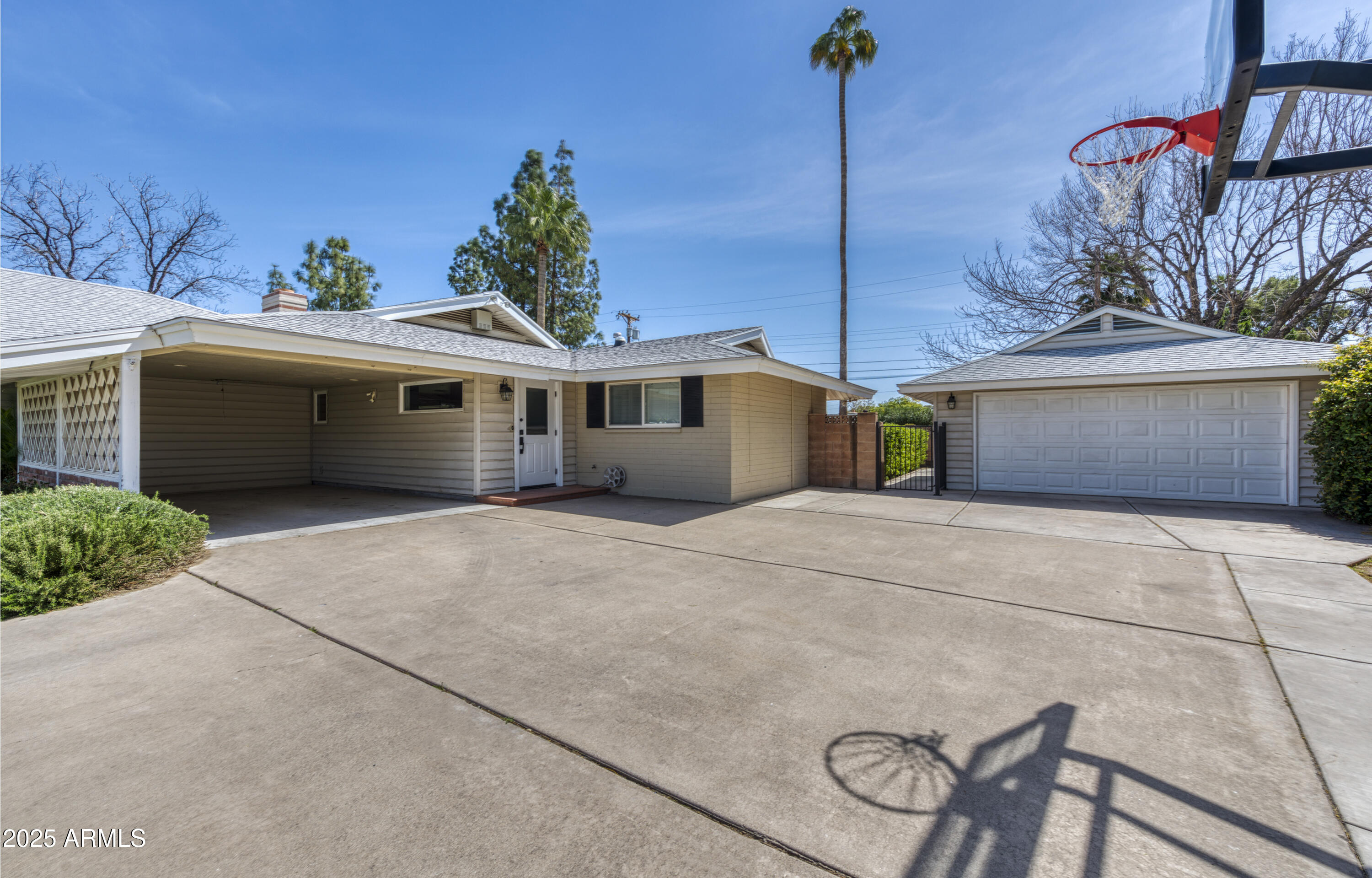 1841 E BERRIDGE Lane