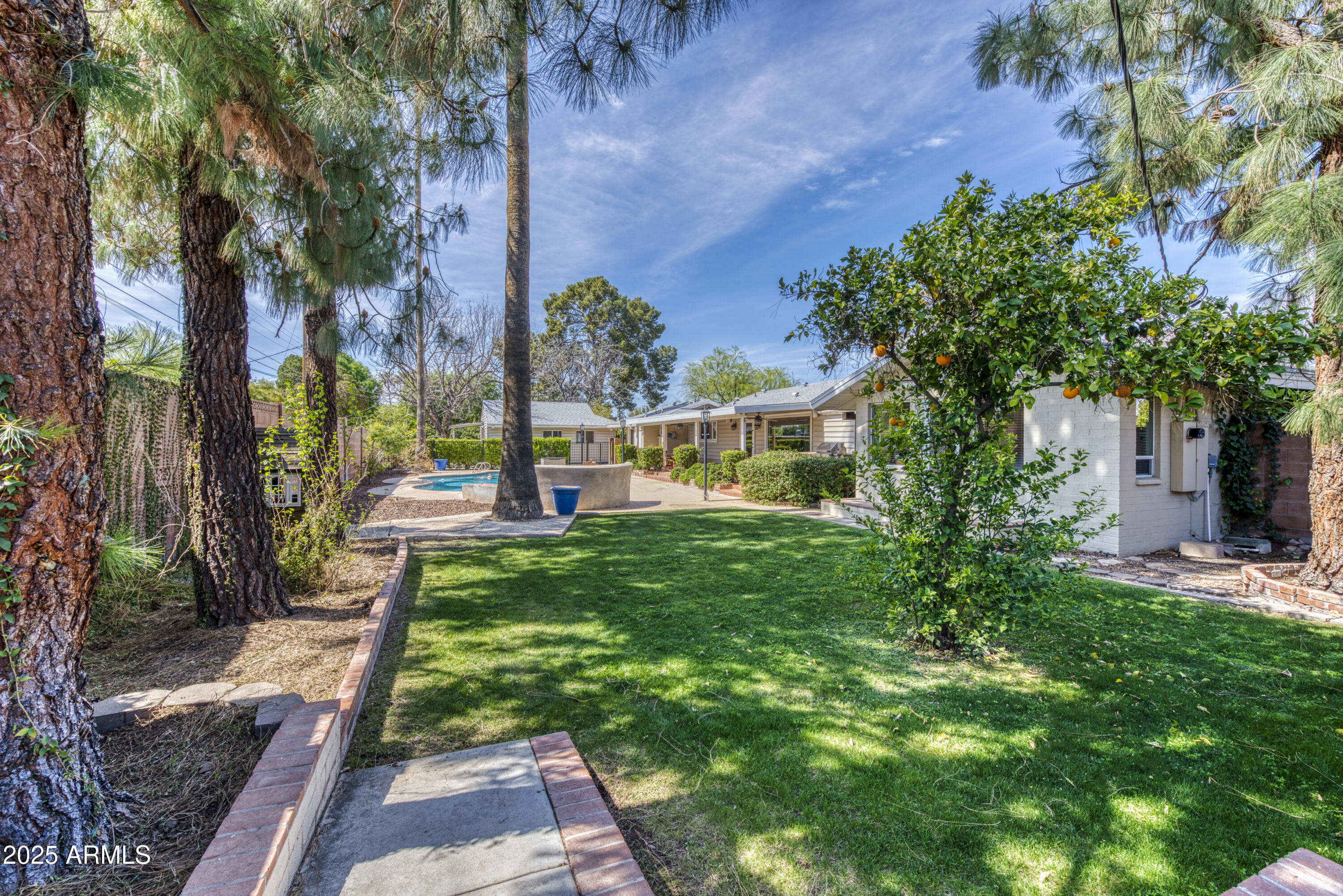 1841 E BERRIDGE Lane