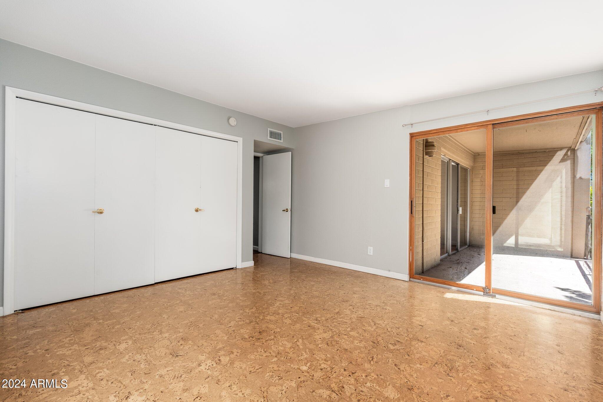 2233 E HIGHLAND Avenue, 219