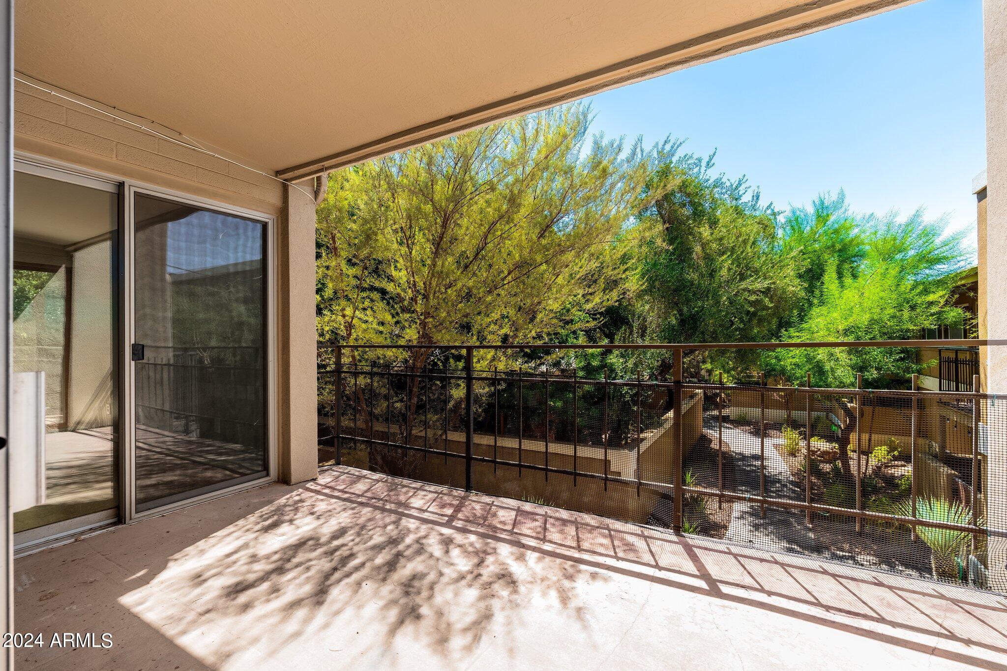 2233 E HIGHLAND Avenue, 219