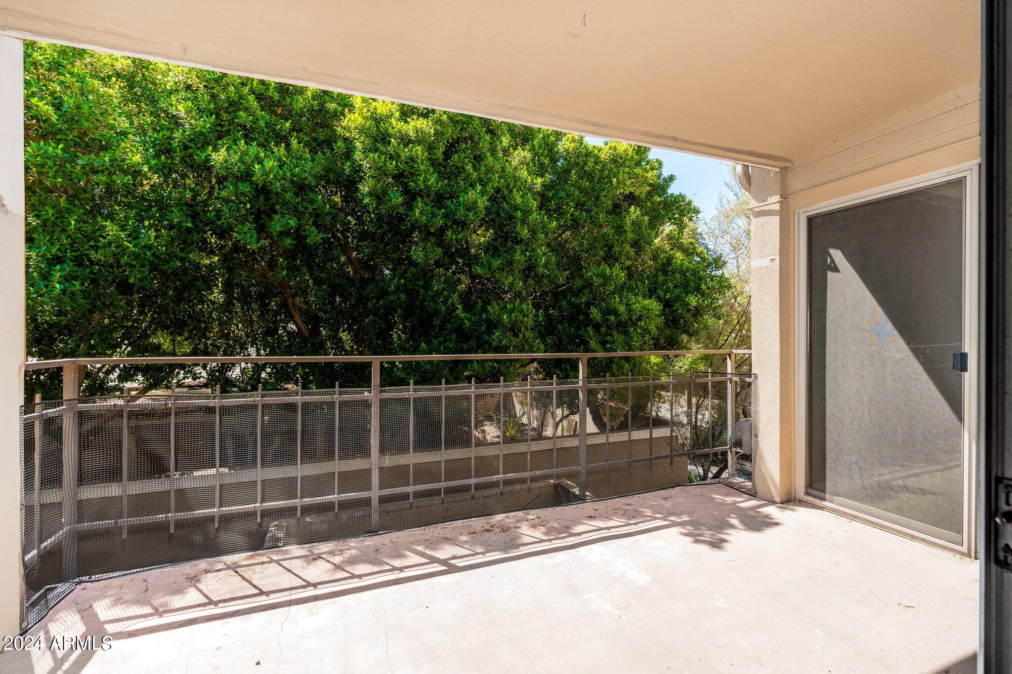 2233 E HIGHLAND Avenue, 219