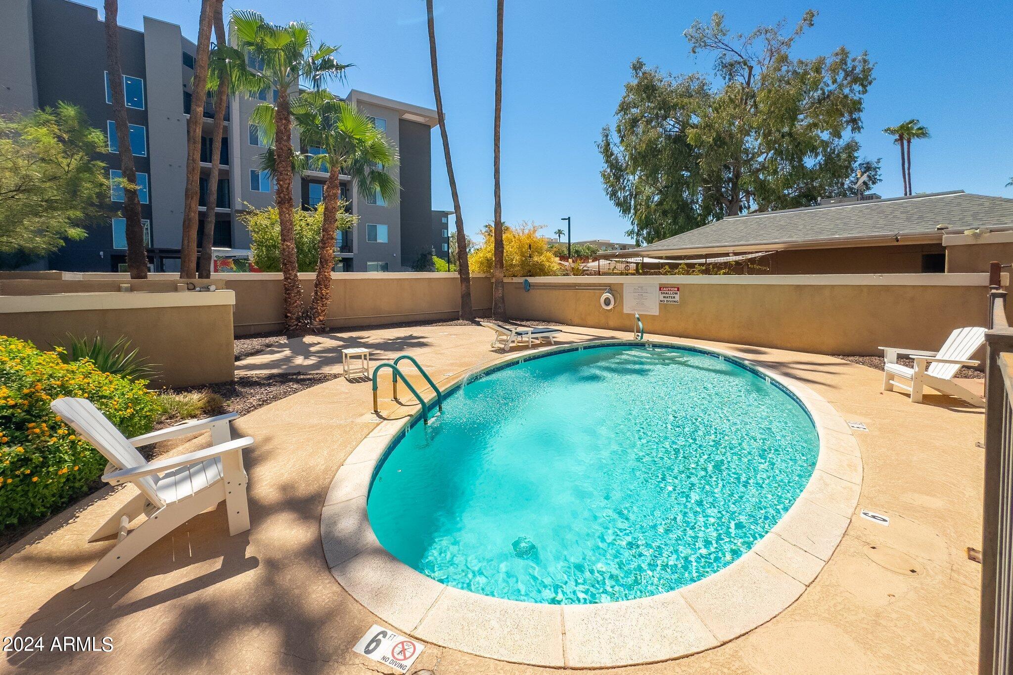 2233 E HIGHLAND Avenue, 219
