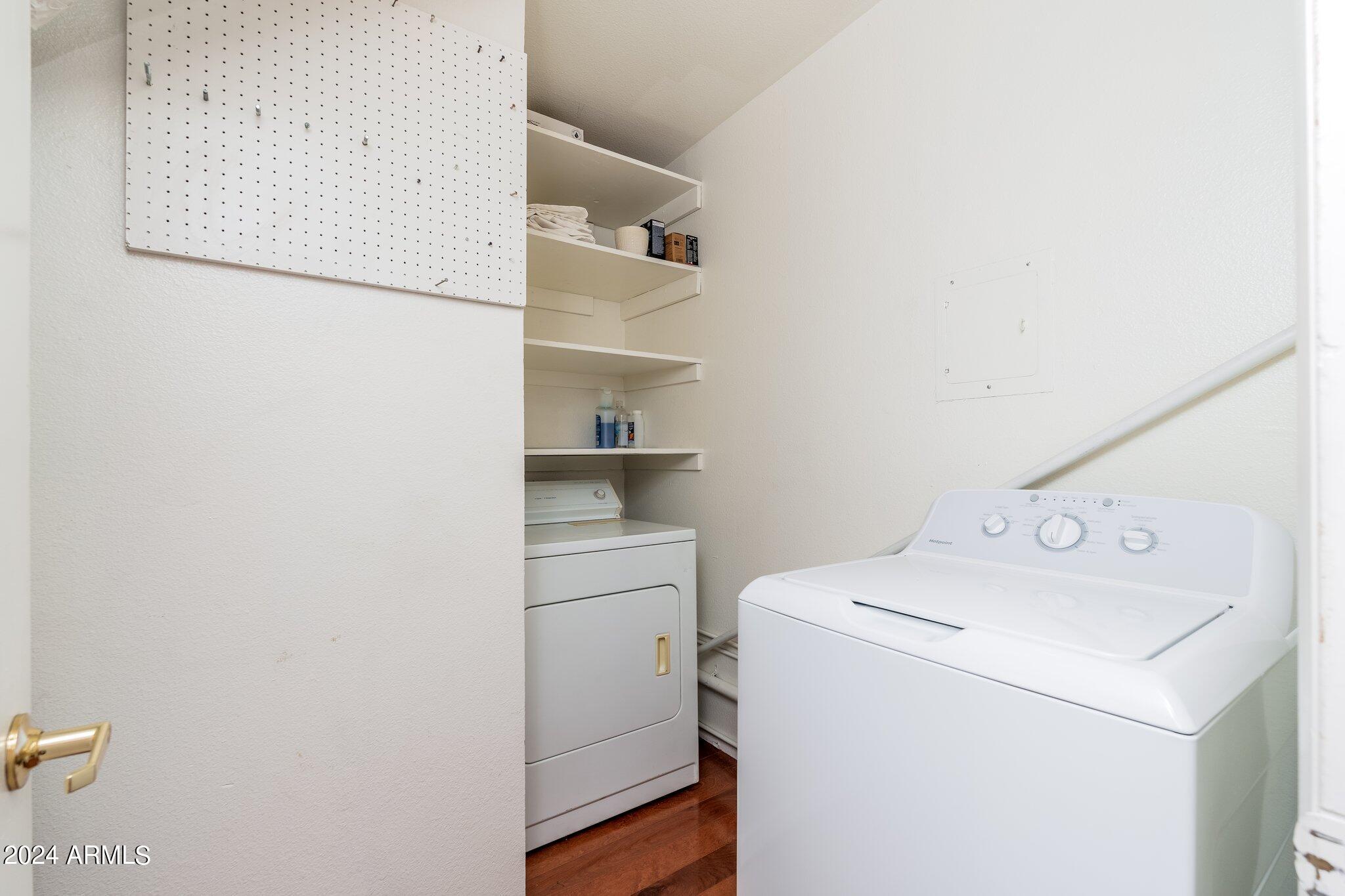 2233 E HIGHLAND Avenue, 219
