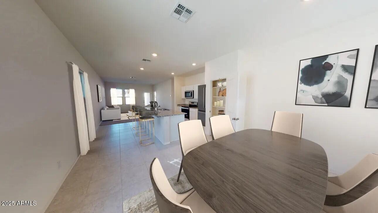 24215 W HIDALGO Avenue