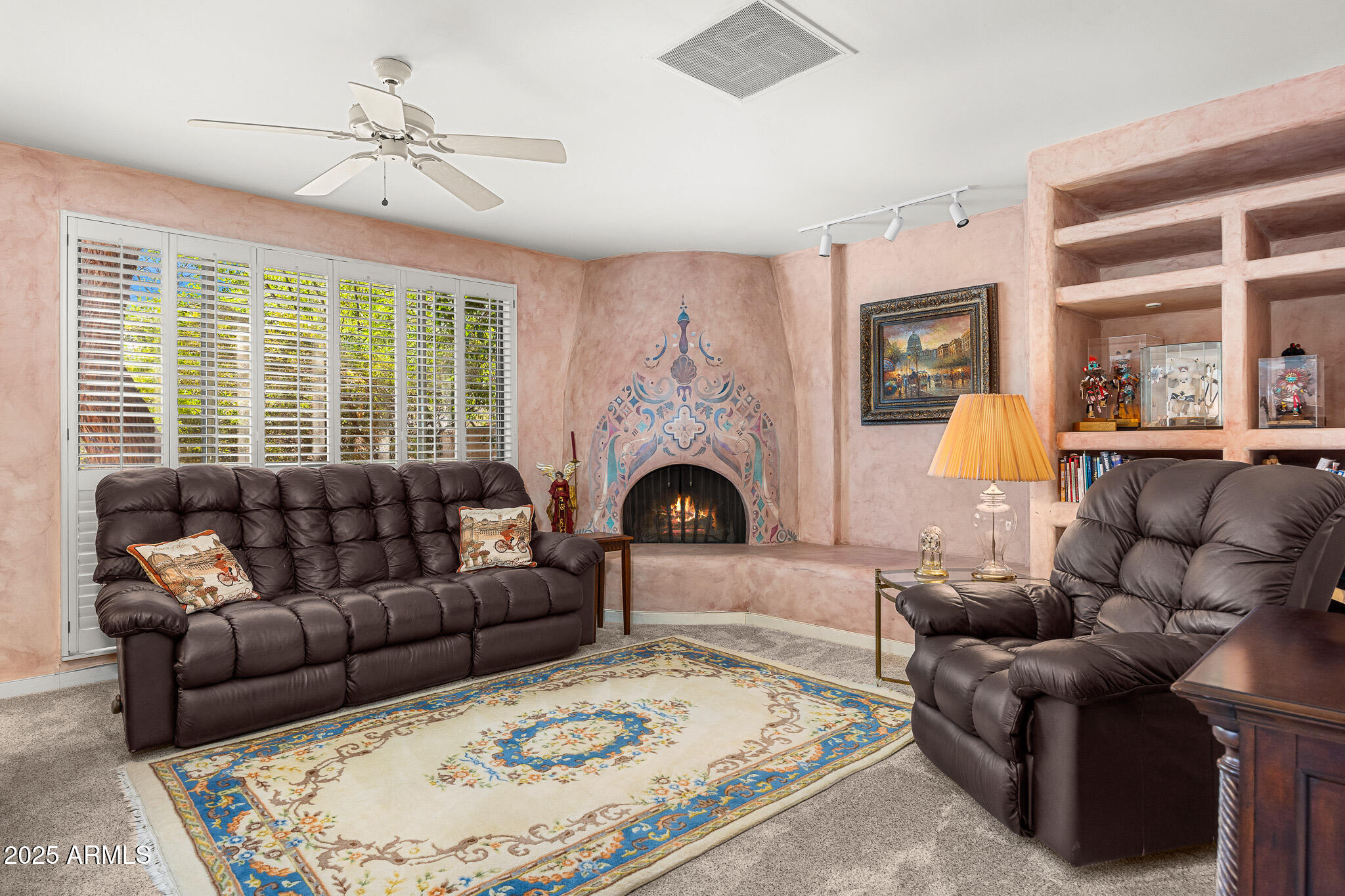 6301 N CAMELBACK MANOR Drive