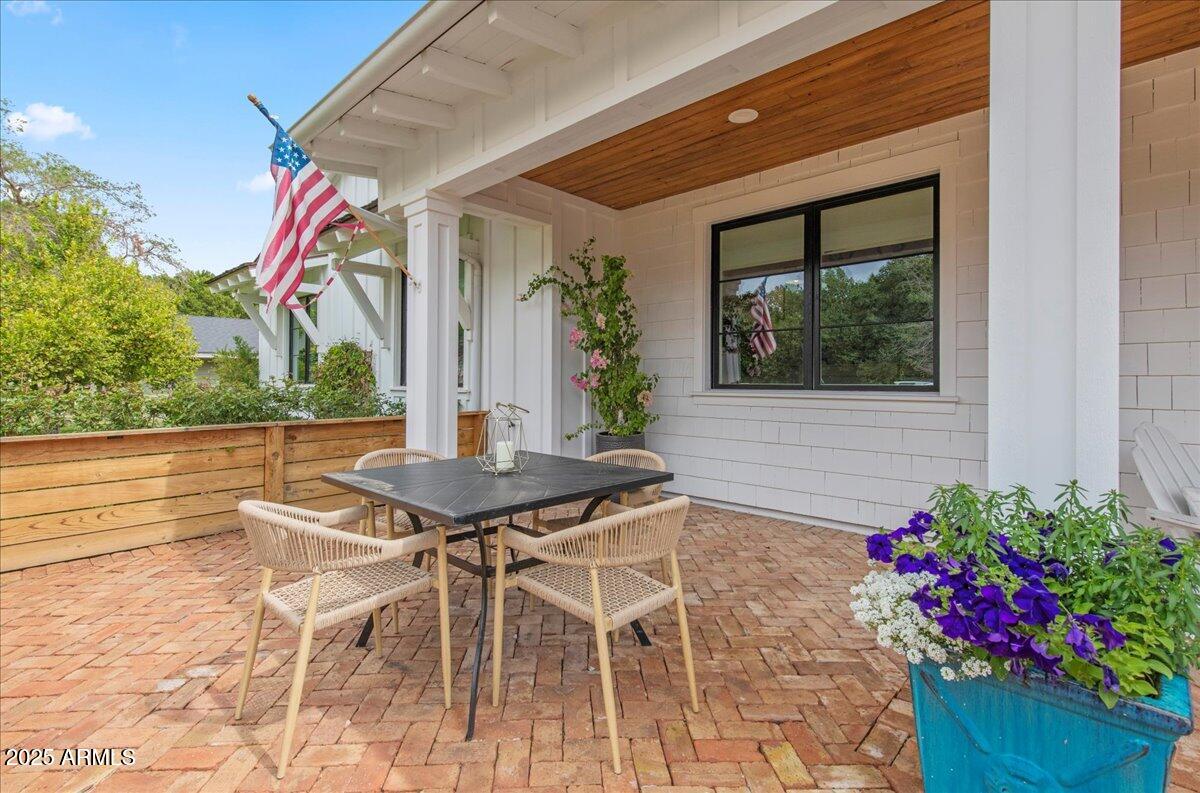 4001 N 65TH Place