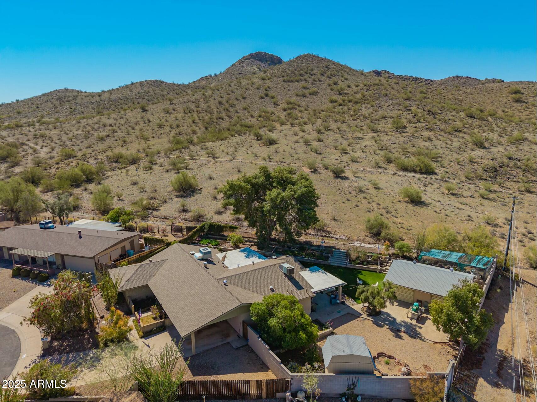 2433 E Acoma Drive