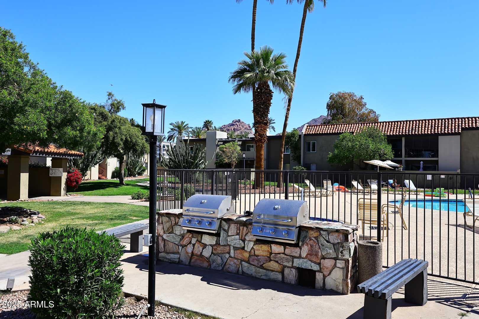 4201 E Camelback Road, 9