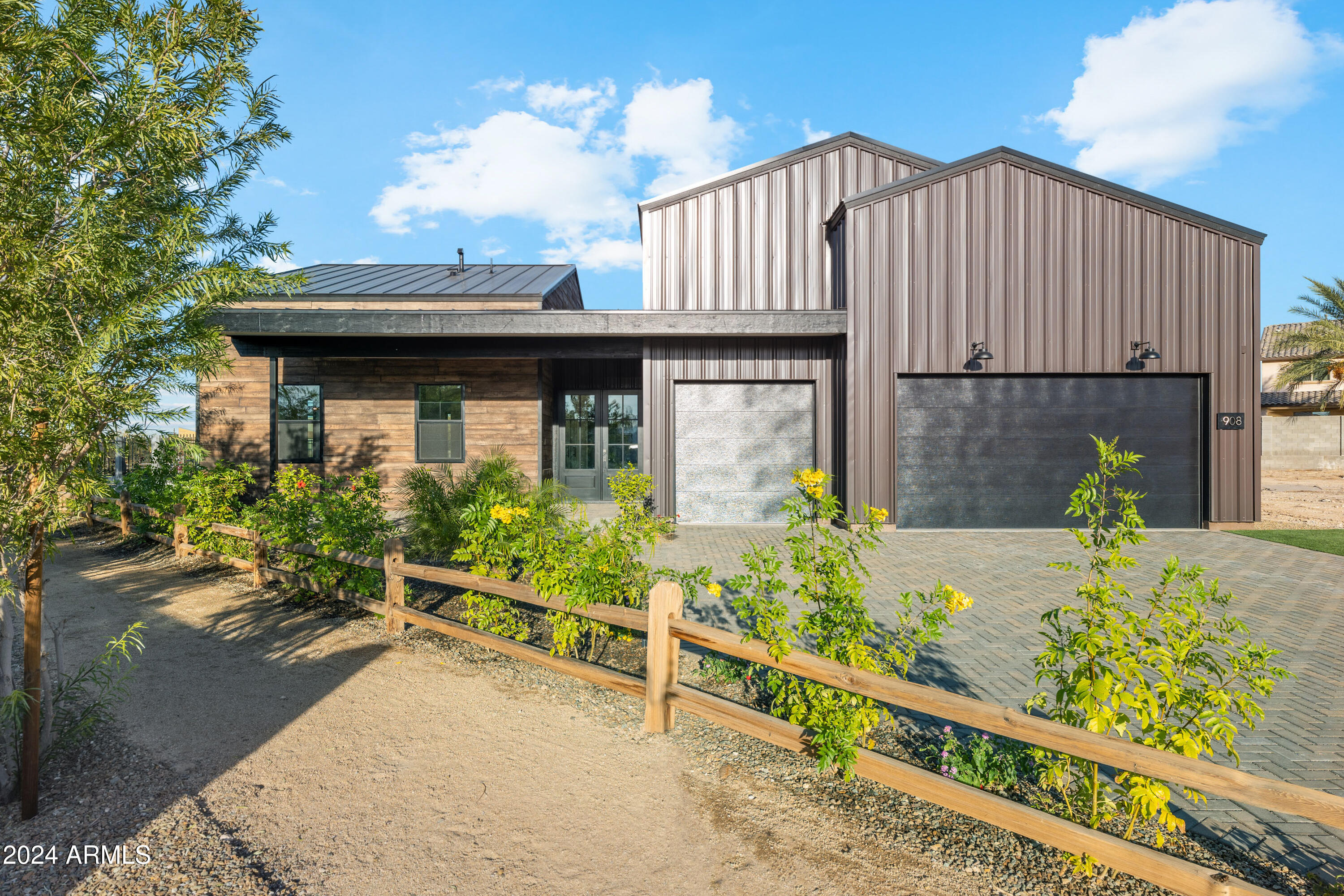 915 W ARDMORE Road, 11