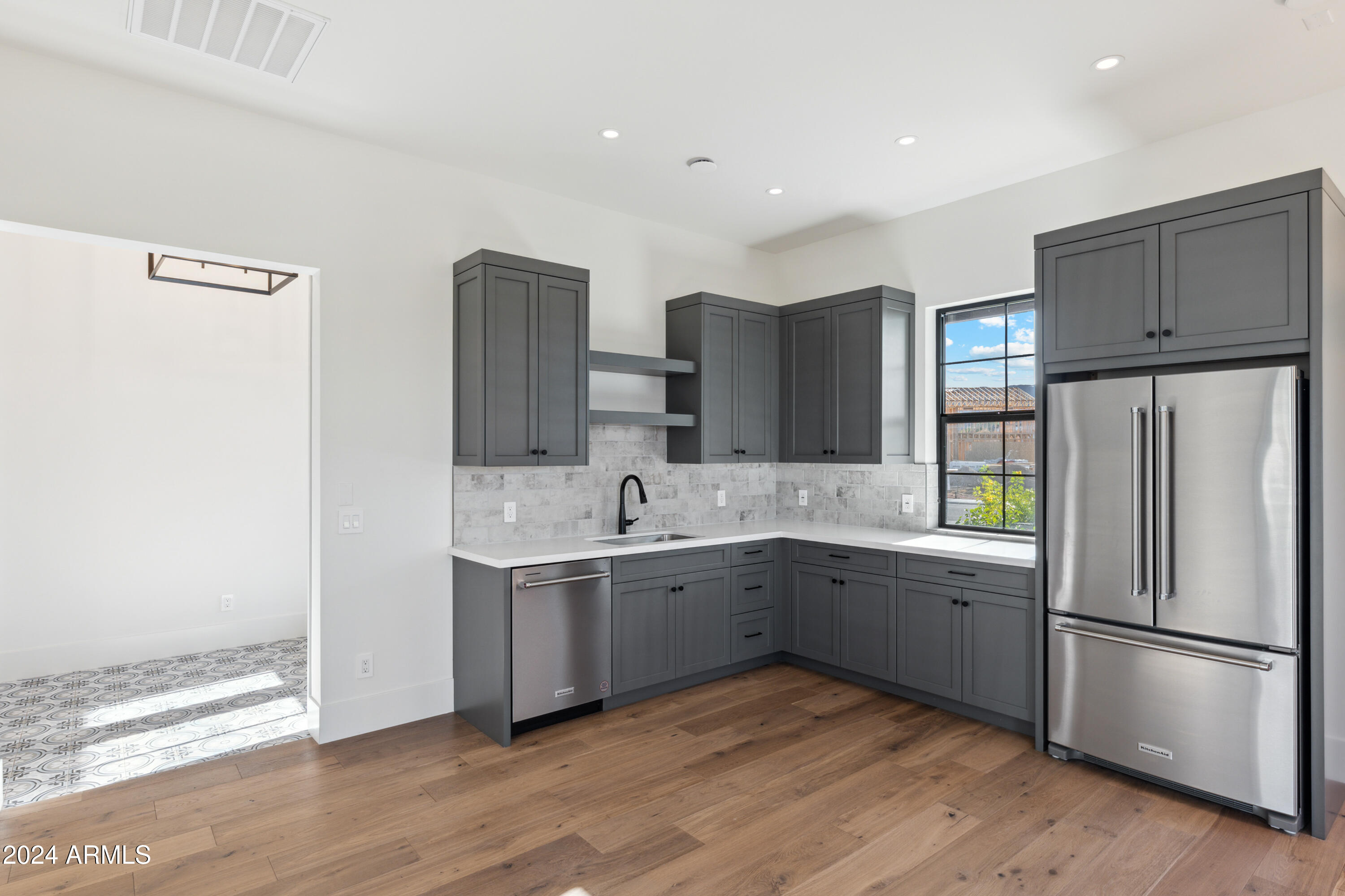 915 W ARDMORE Road, 11