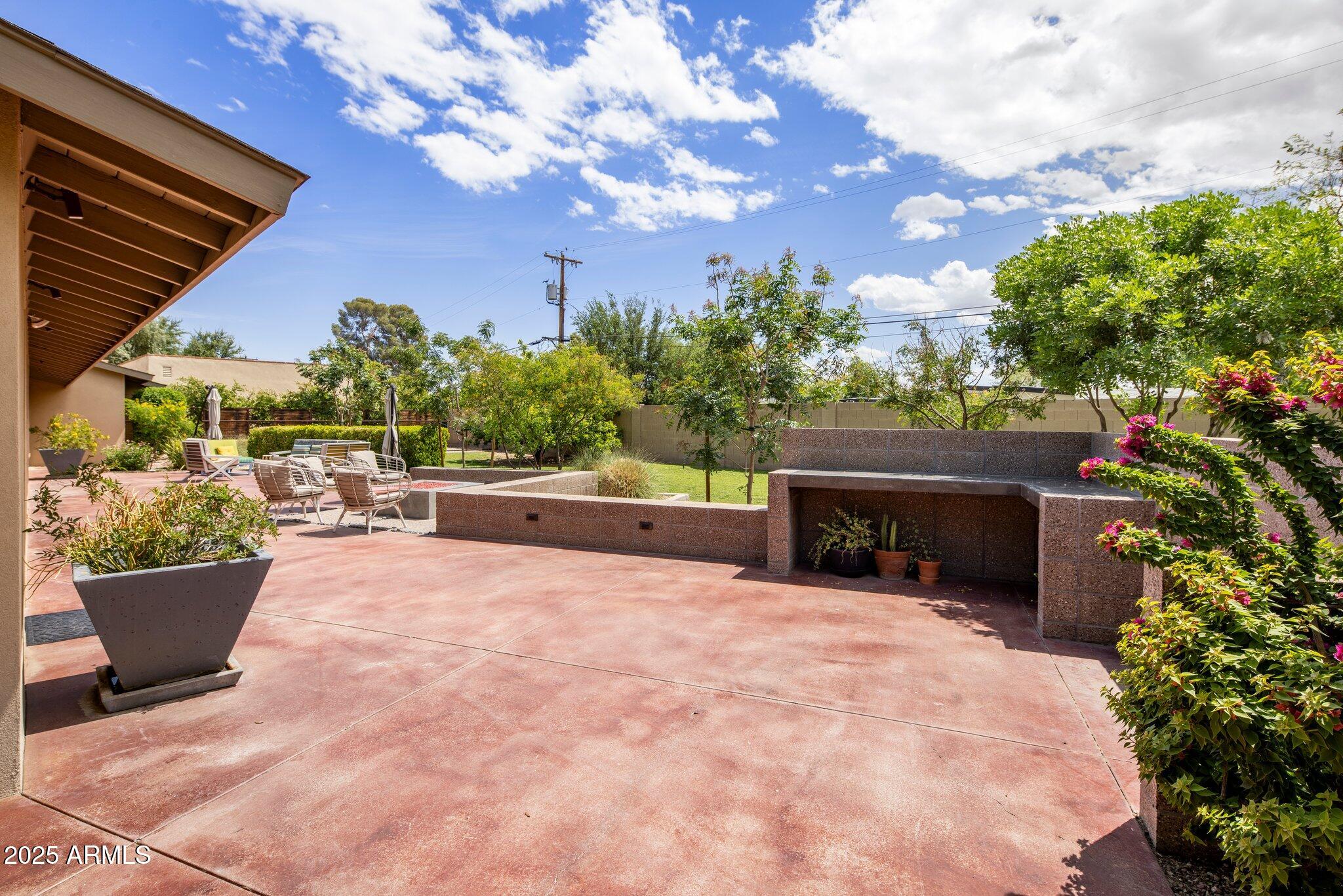 4210 N 63RD Place