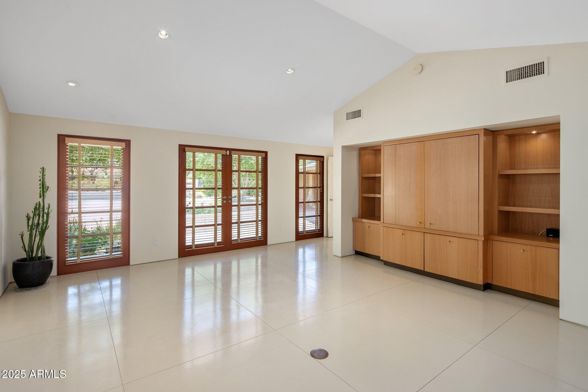 4210 N 63RD Place