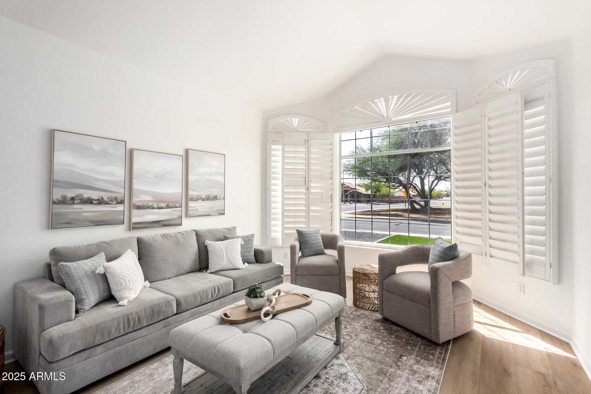 706 W NIDO Circle