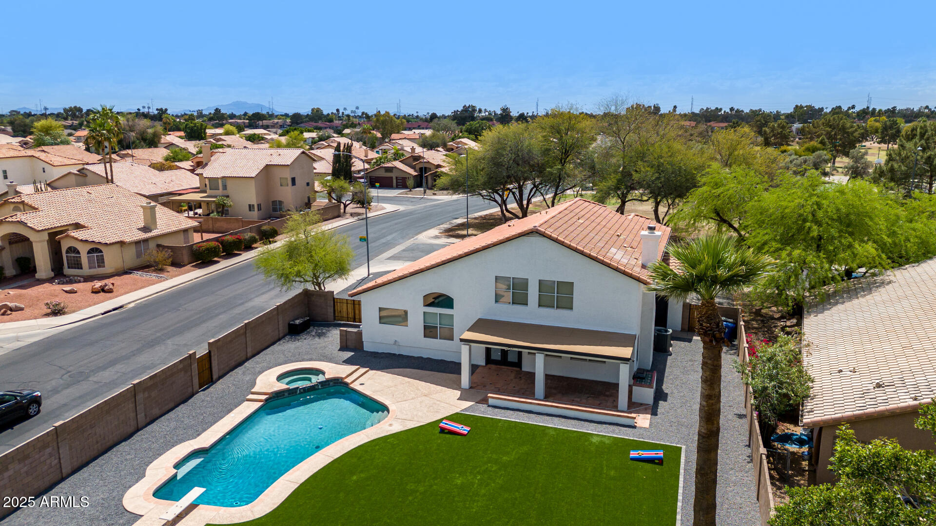 706 W NIDO Circle