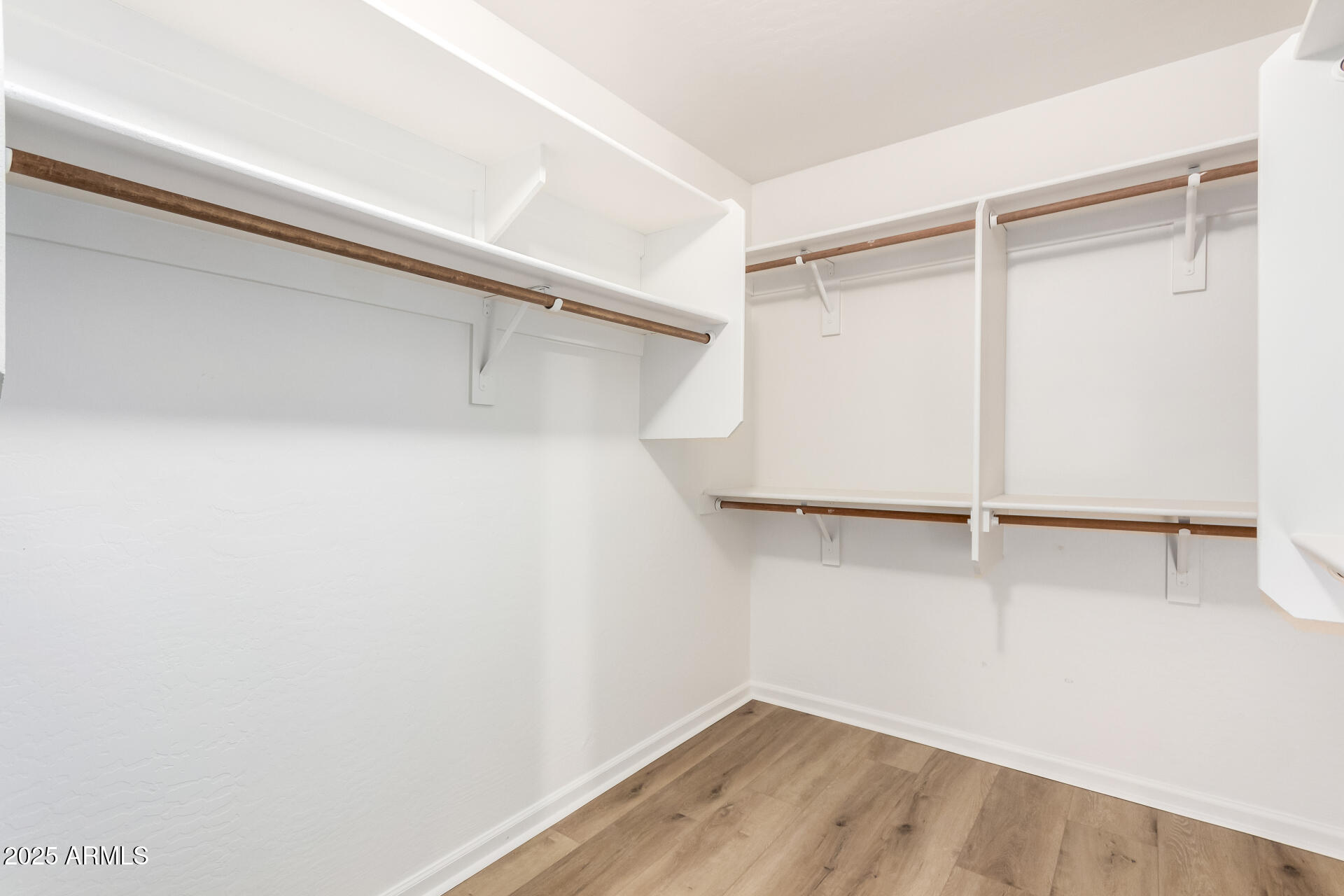 706 W NIDO Circle