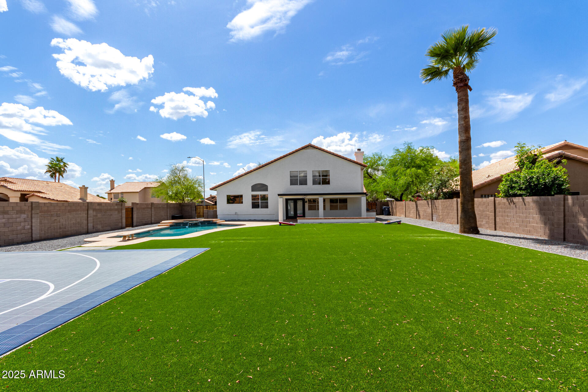 706 W NIDO Circle