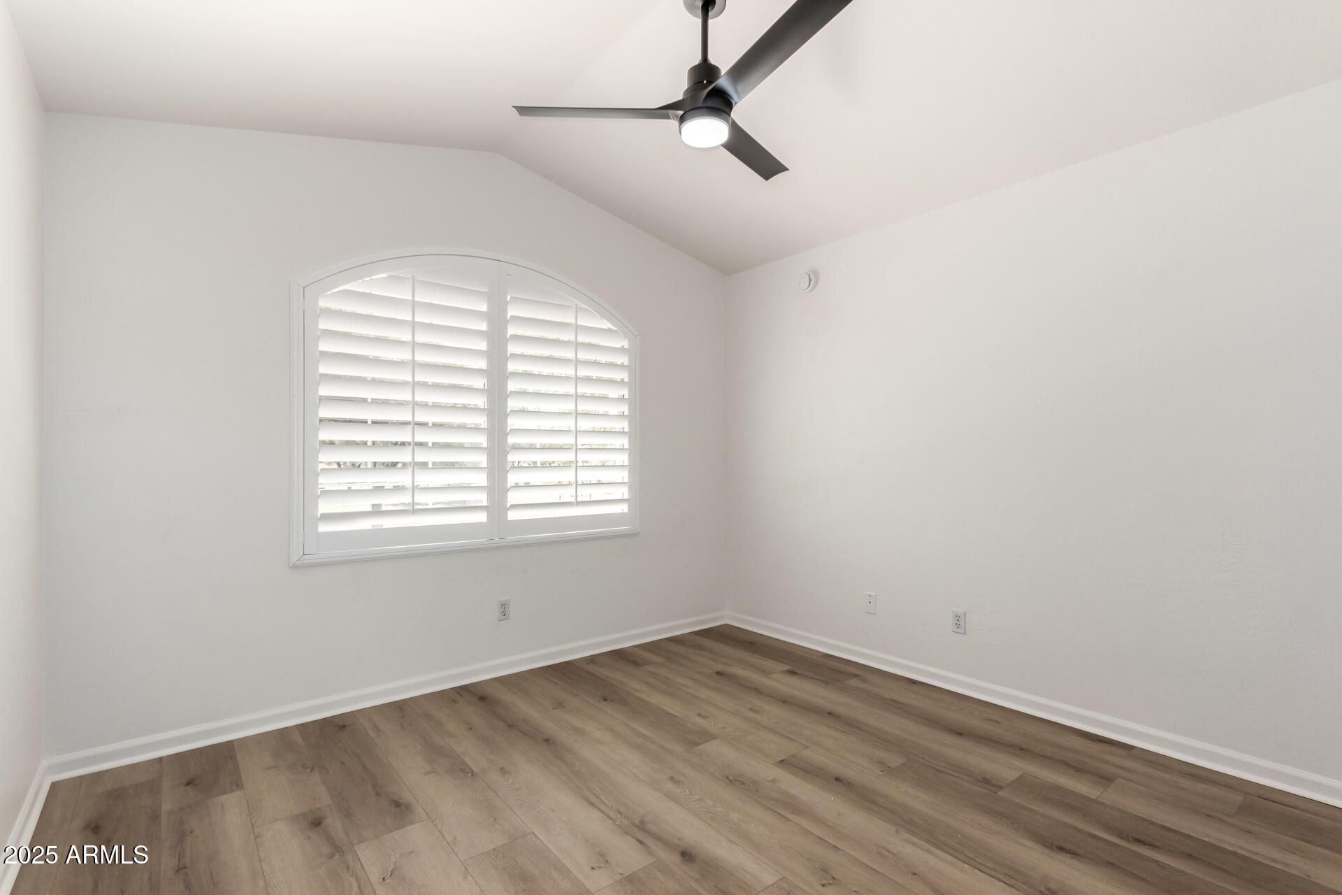 706 W NIDO Circle