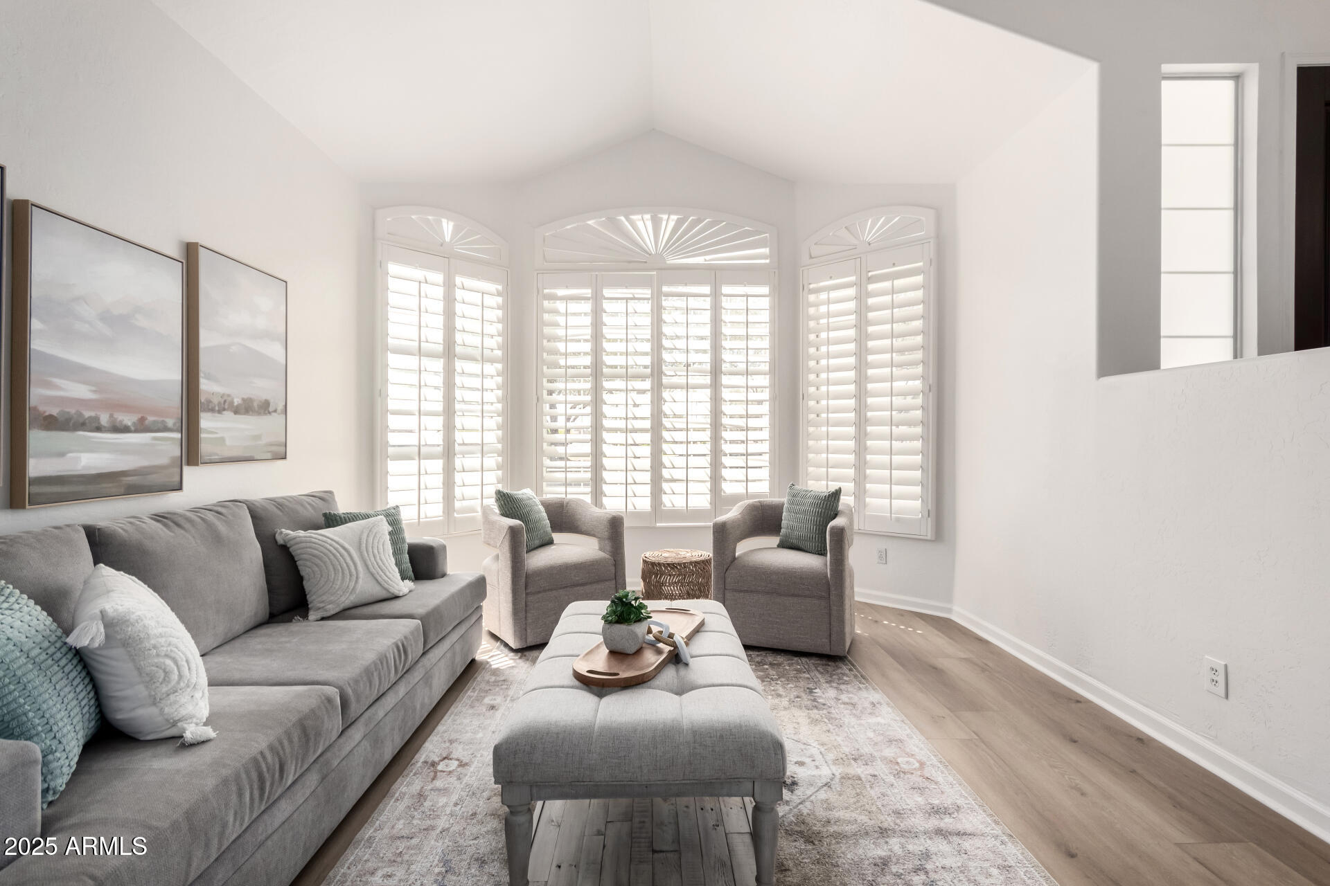 706 W NIDO Circle