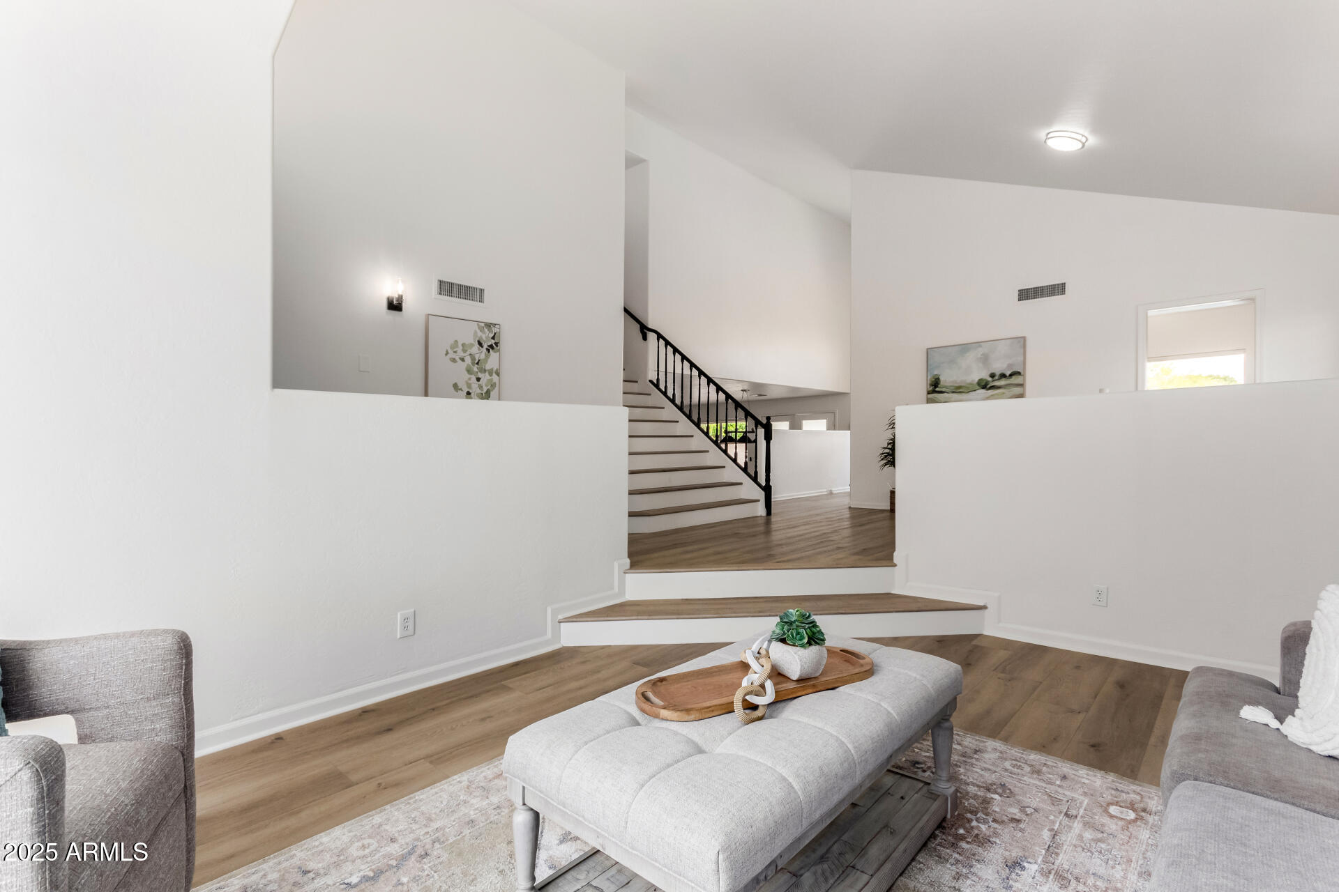 706 W NIDO Circle