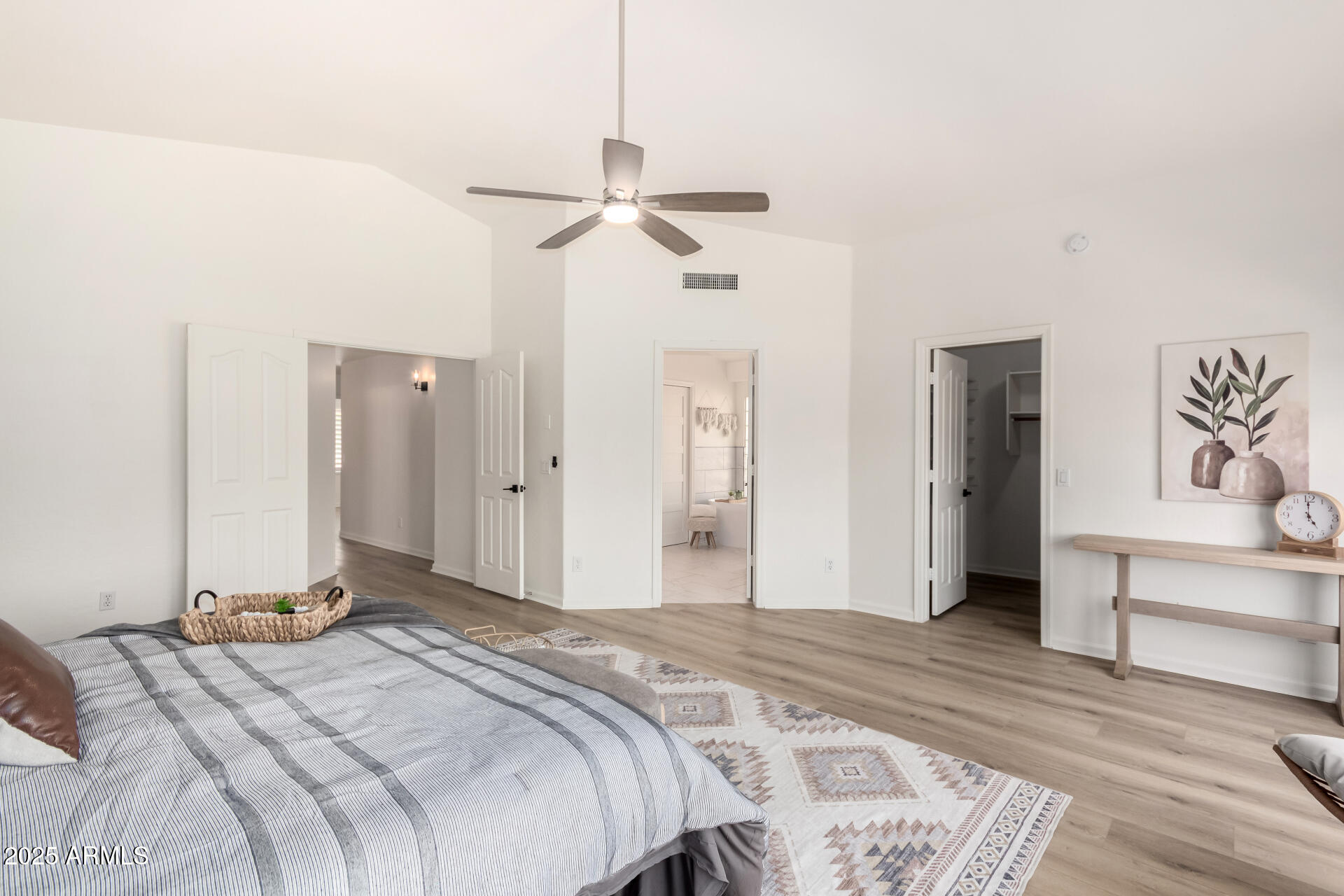 706 W NIDO Circle