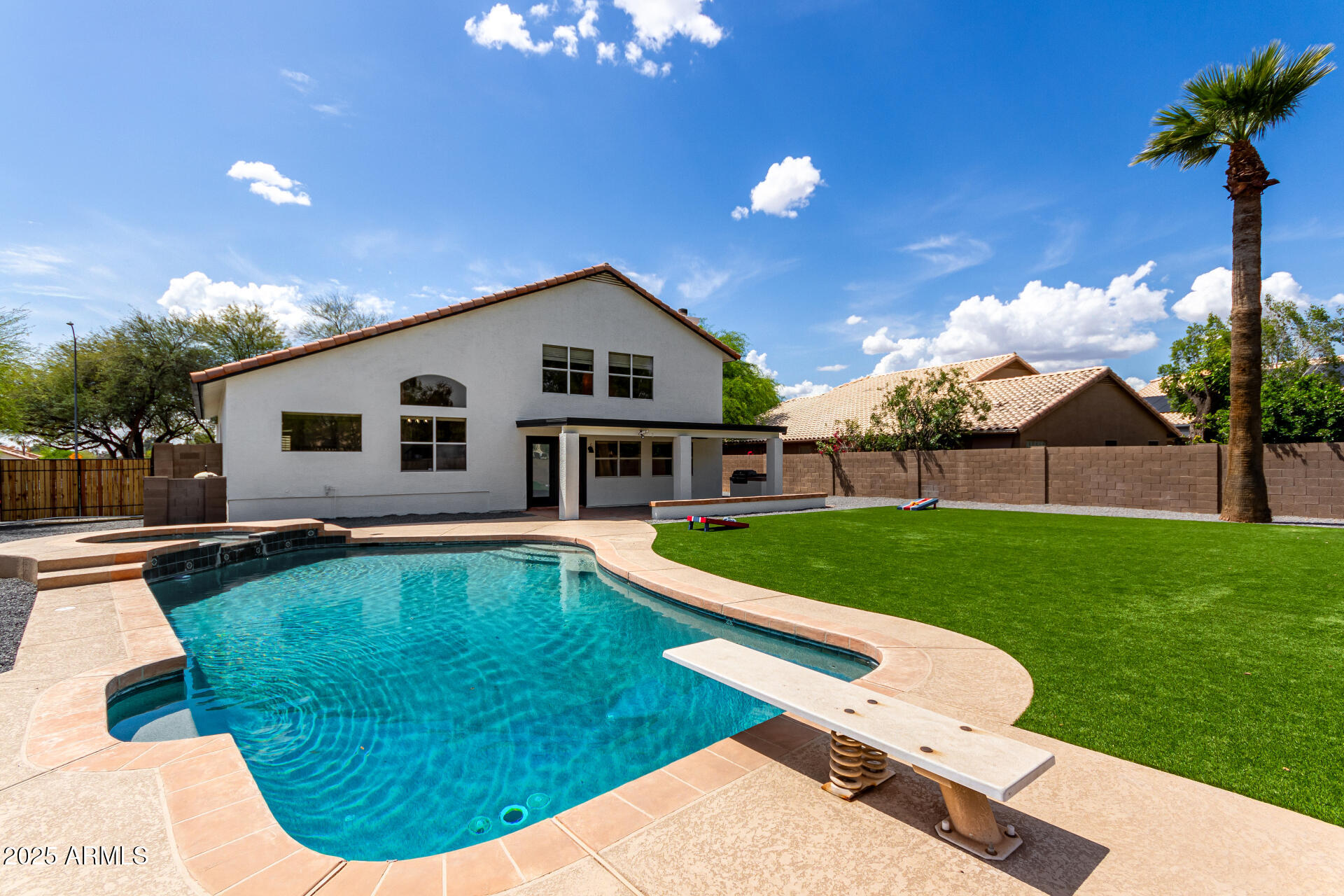 706 W NIDO Circle