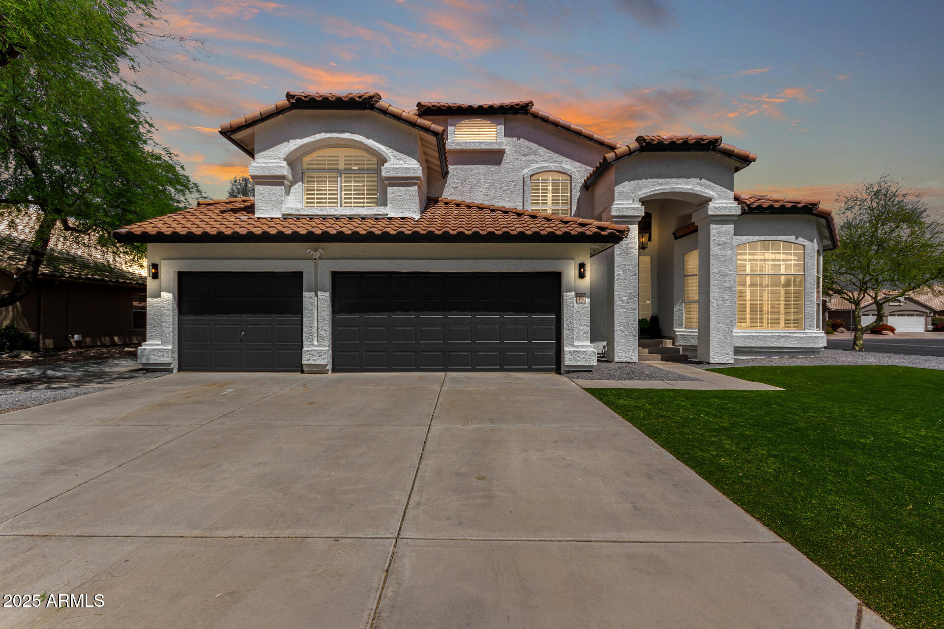 706 W NIDO Circle