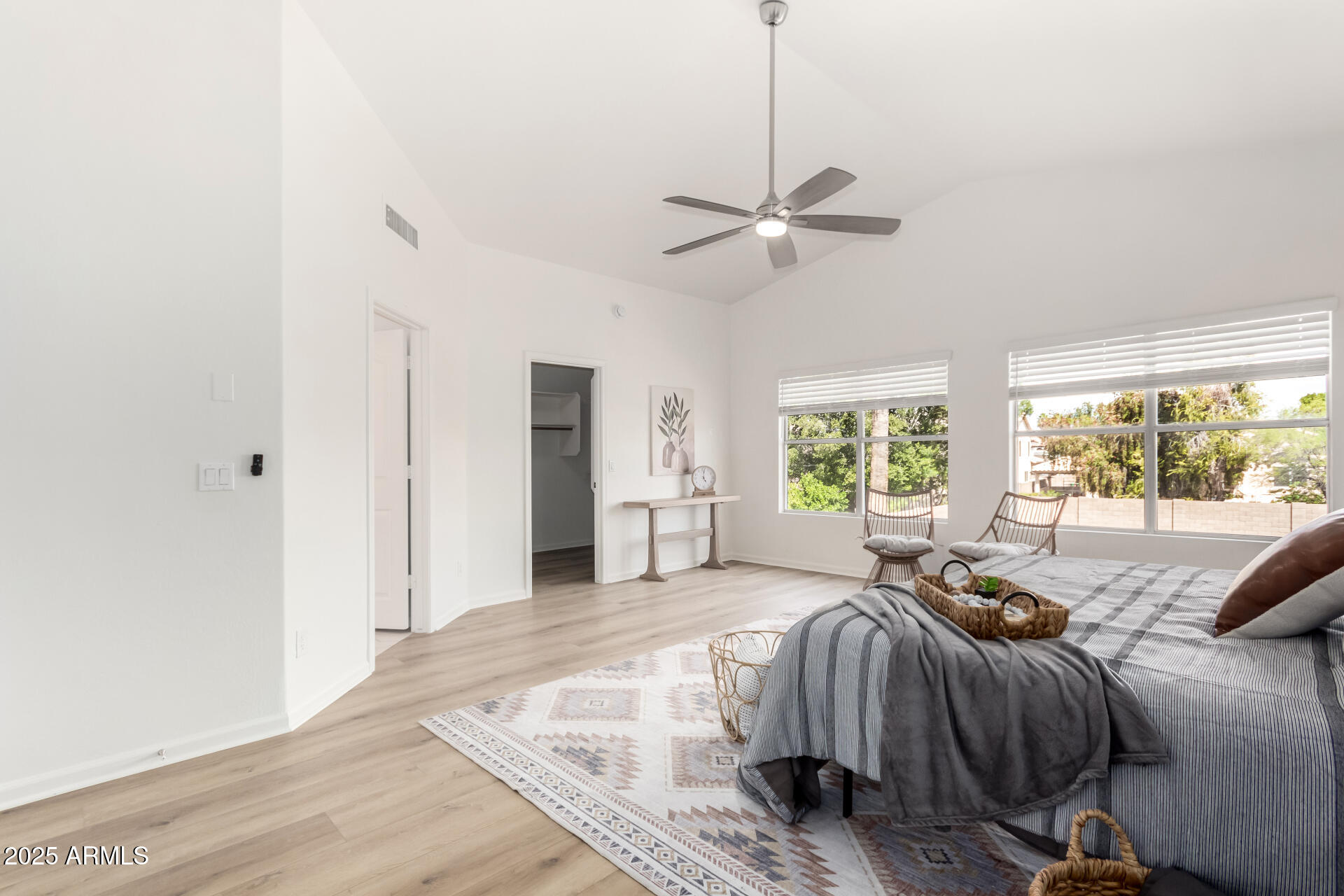 706 W NIDO Circle