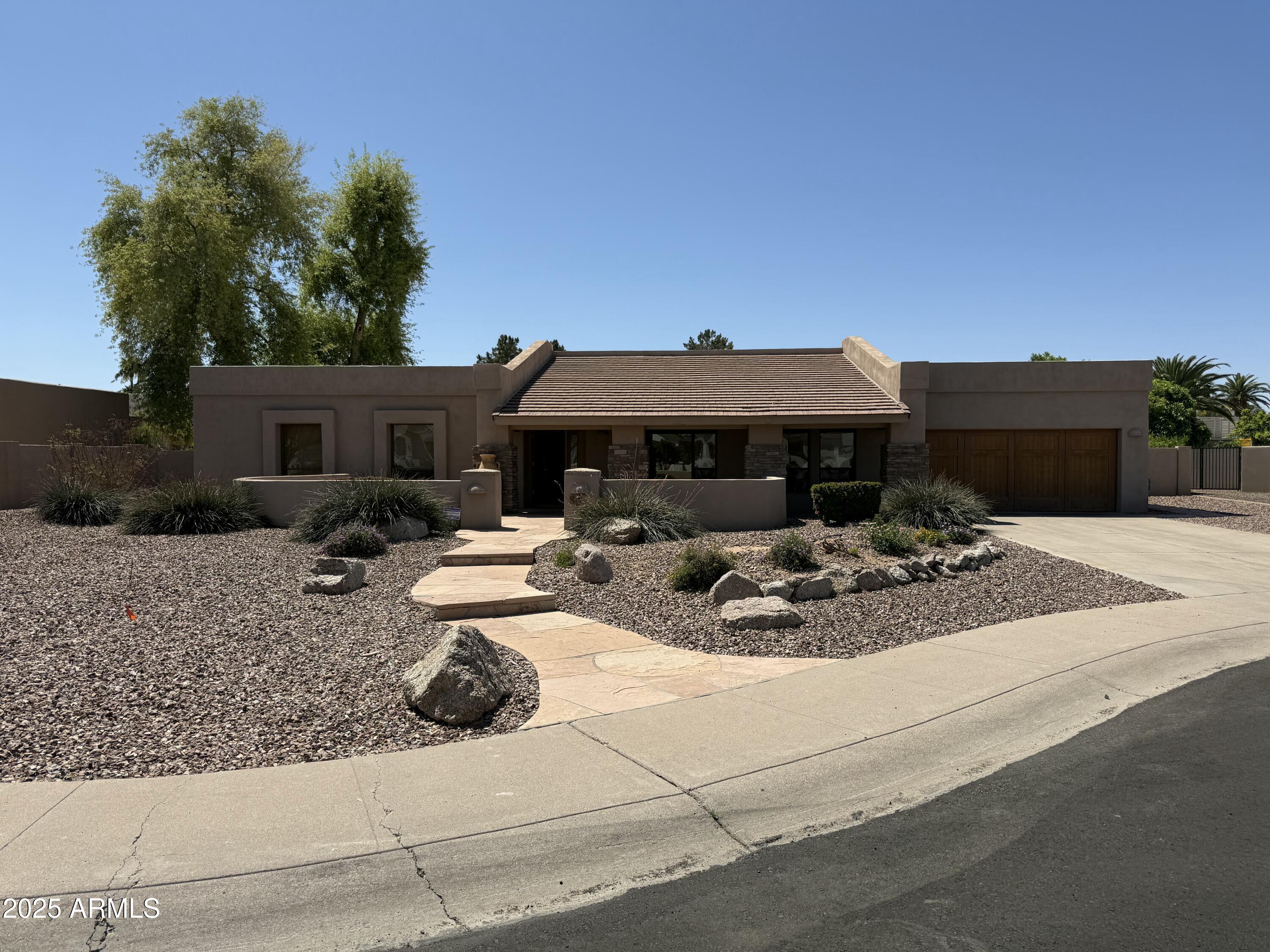 8051 E DEL CADENA Drive