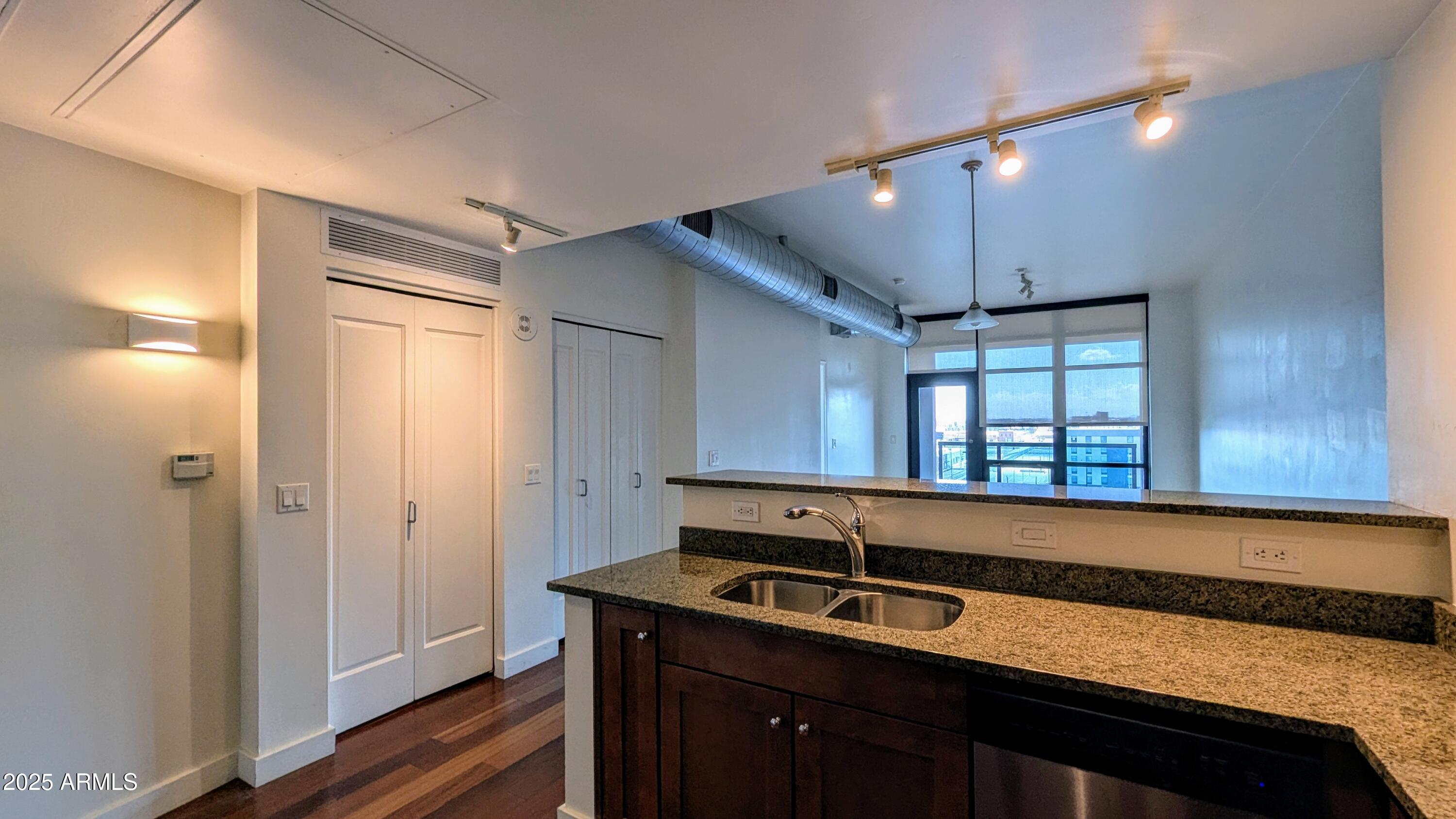 310 S 4TH Street, 802