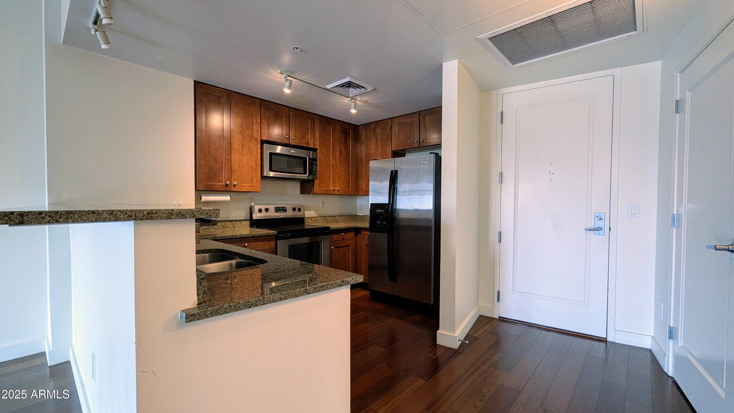 310 S 4TH Street, 802