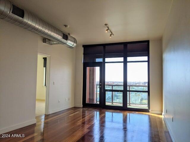 310 S 4TH Street, 802