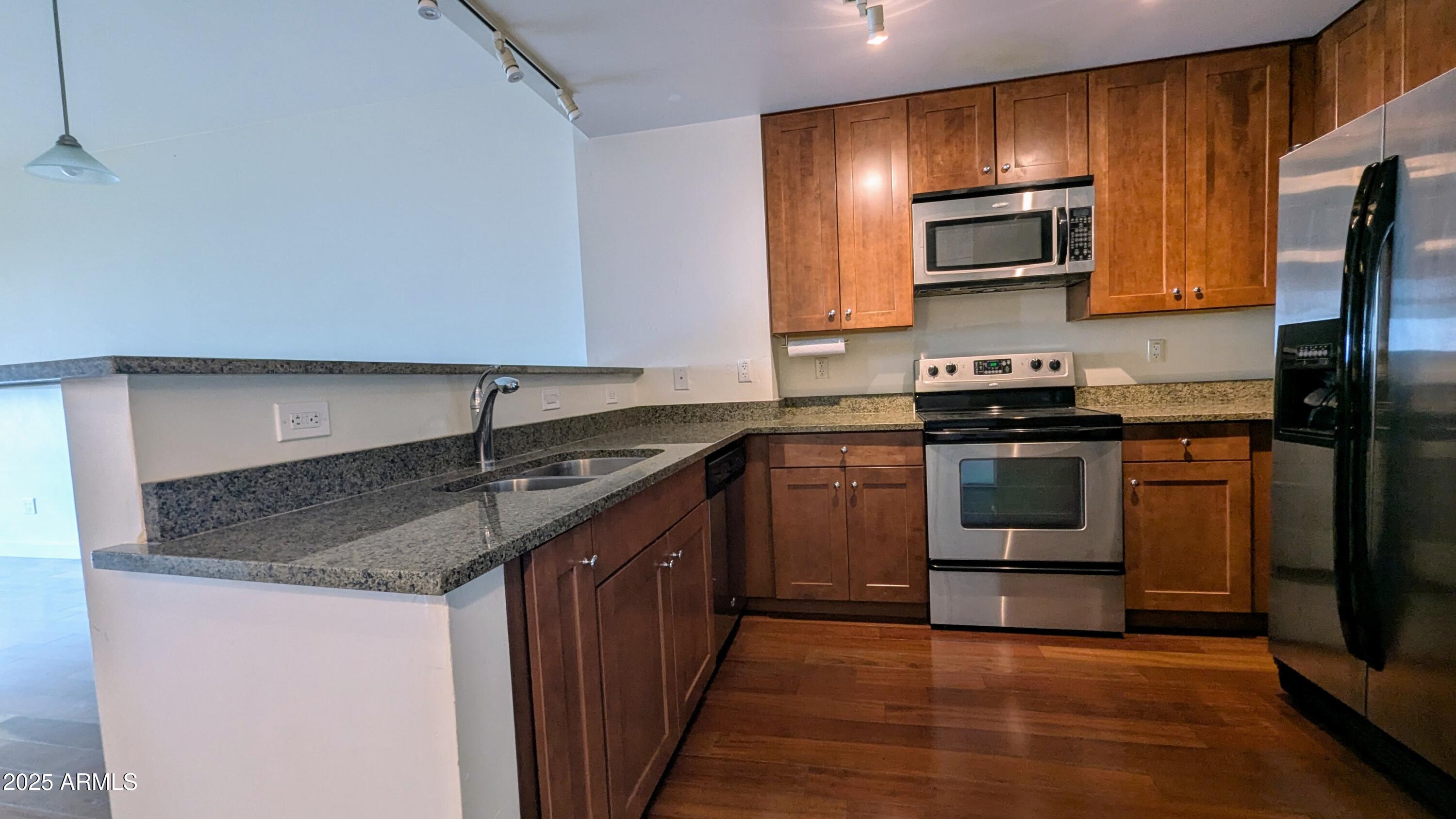 310 S 4TH Street, 802