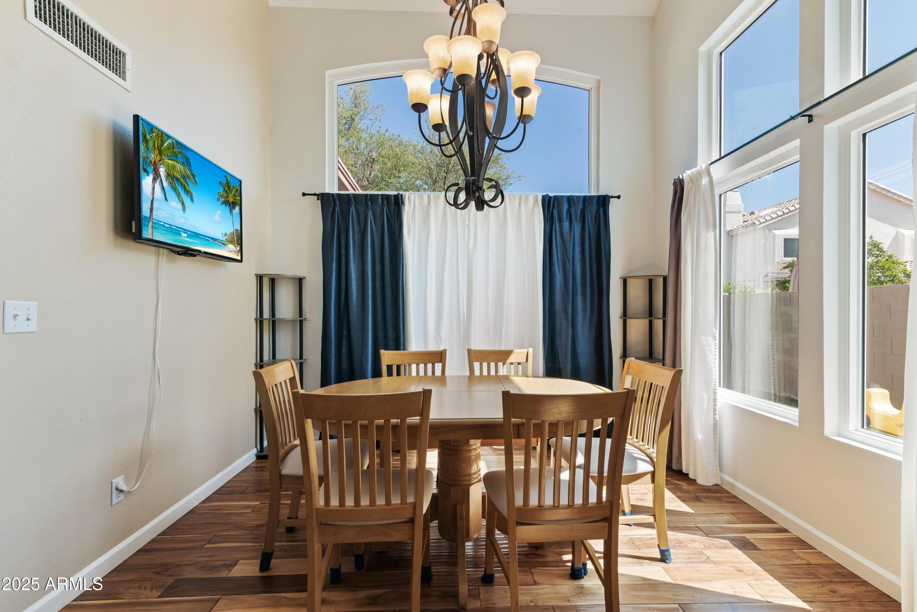 162 W EL FREDA Road