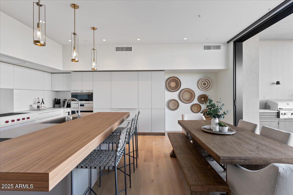 5000 N CAMELBACK RIDGE Drive, 206