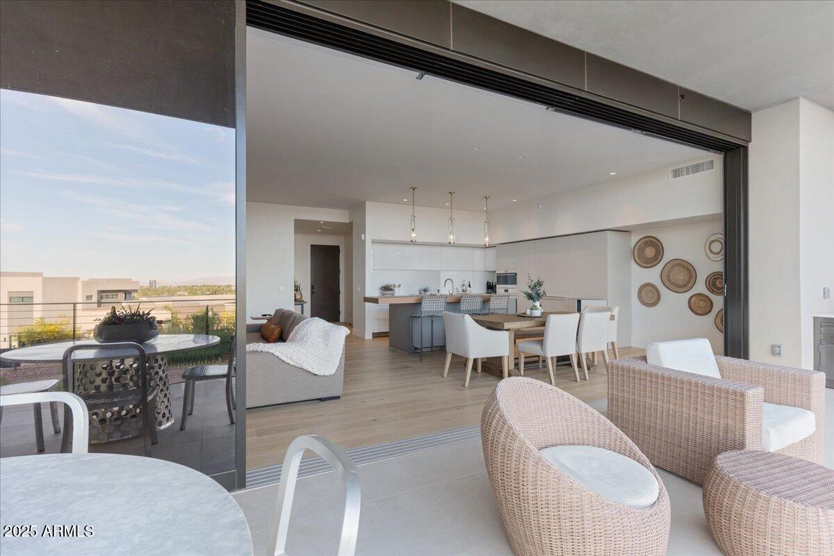 5000 N CAMELBACK RIDGE Drive, 206