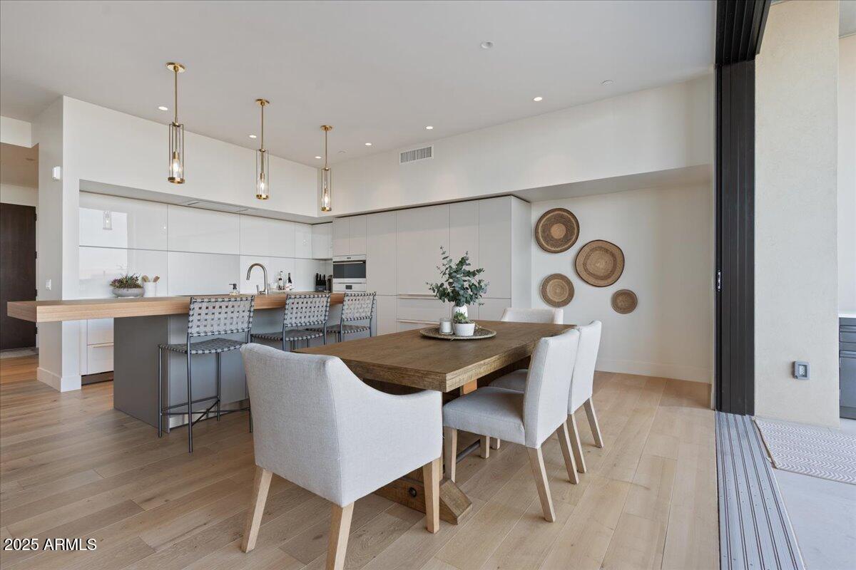 5000 N CAMELBACK RIDGE Drive, 206