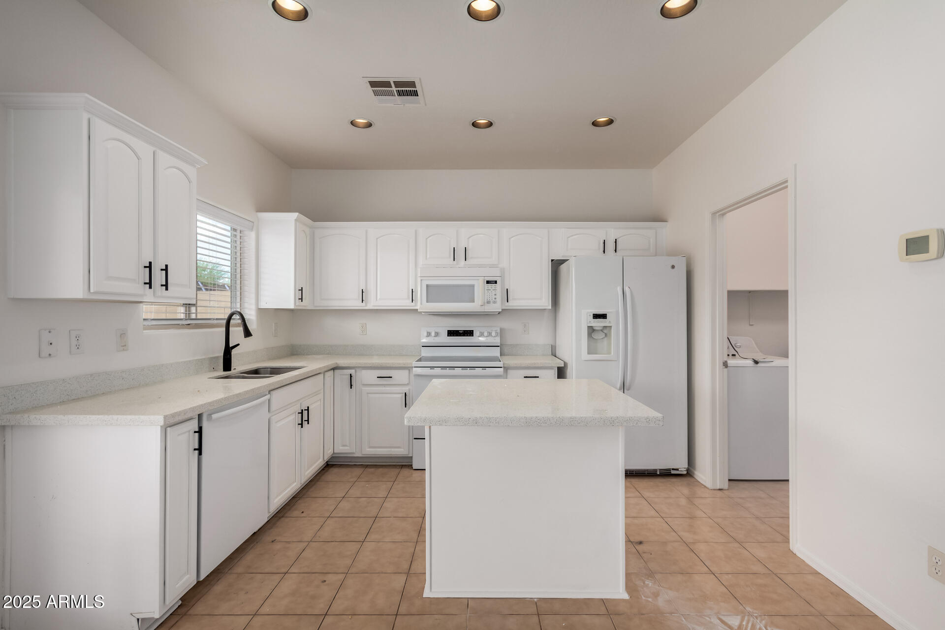 1222 E CANYON Trail