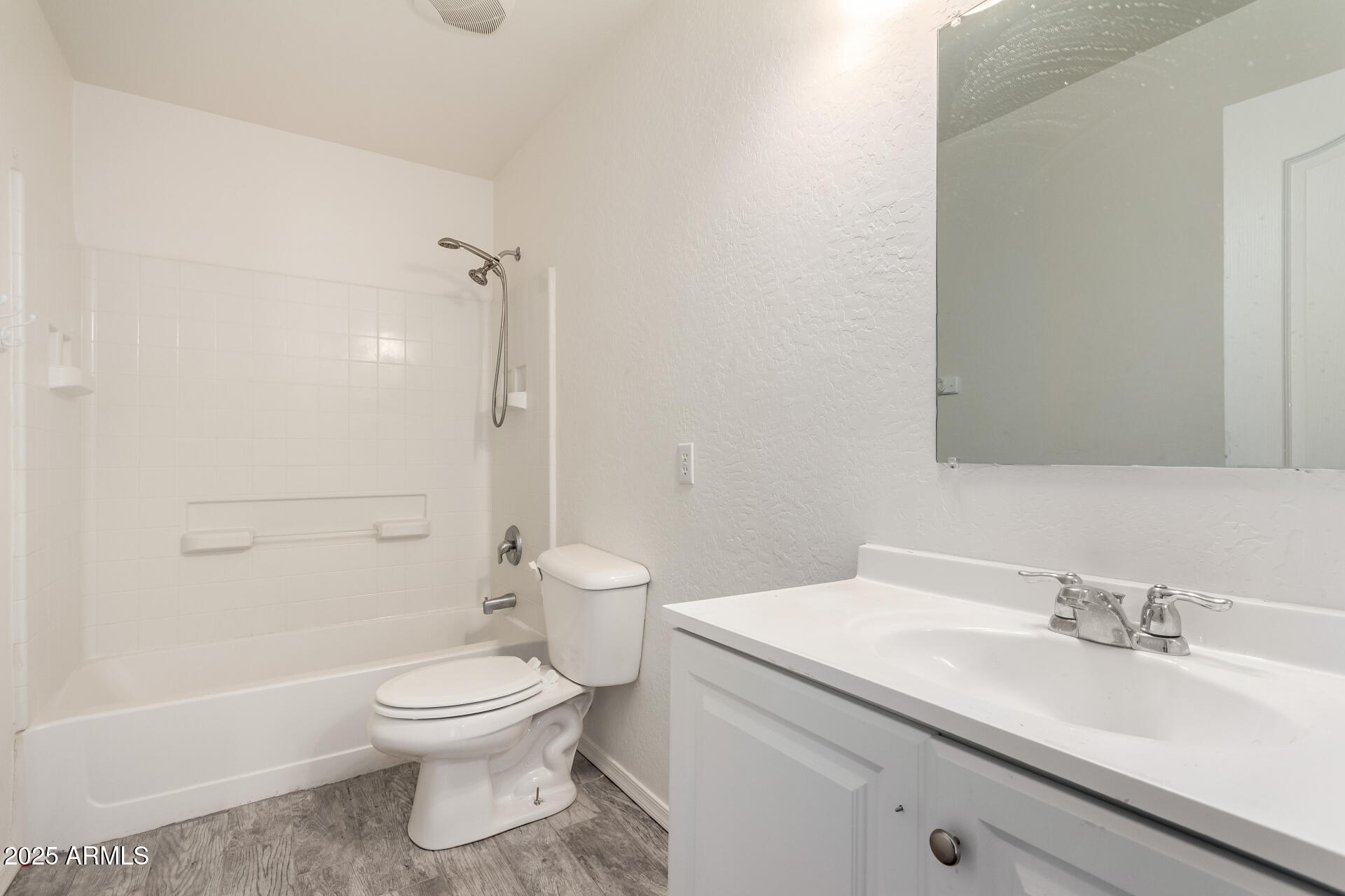 1222 E CANYON Trail