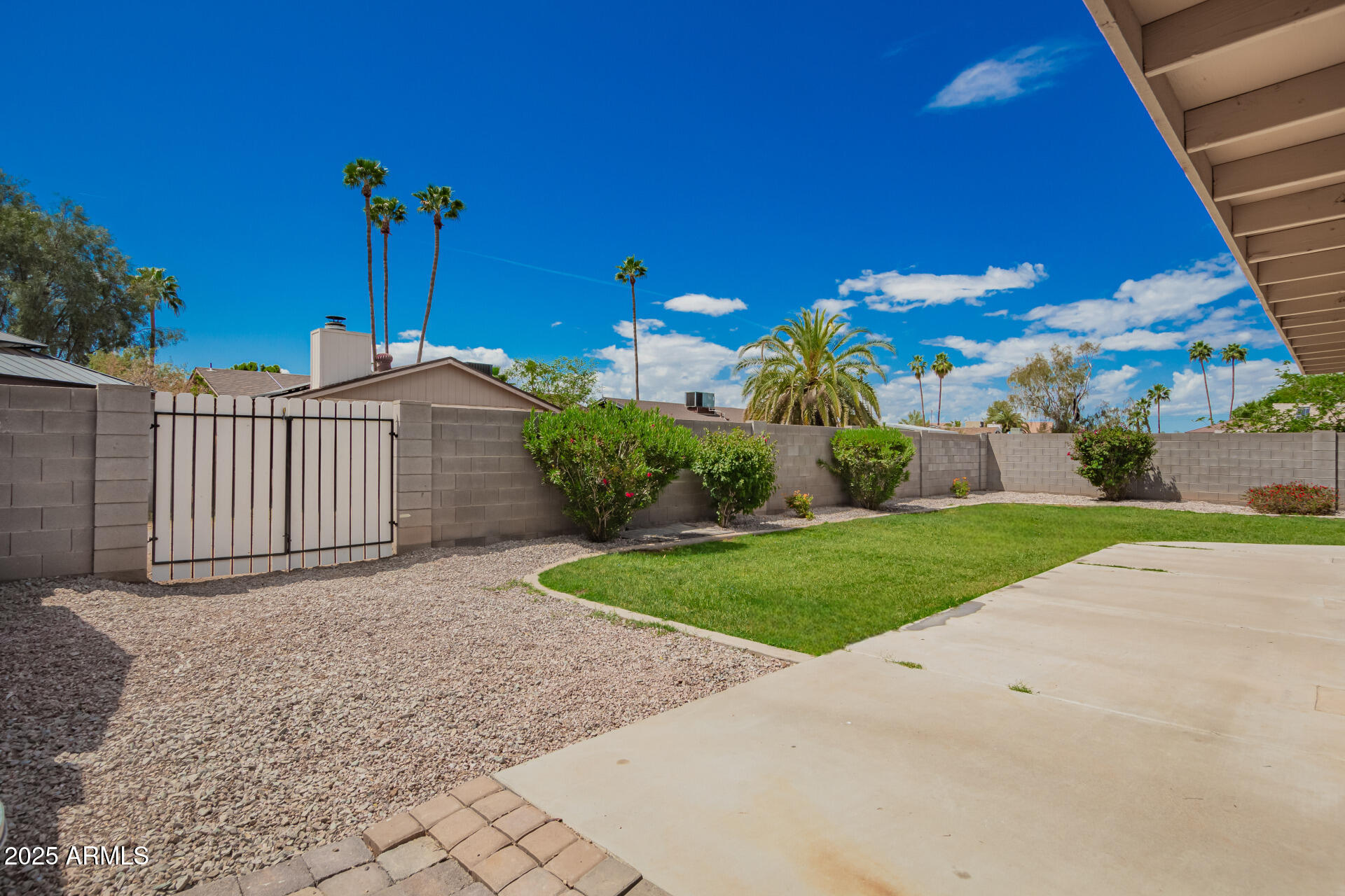1713 W PALOMINO Drive