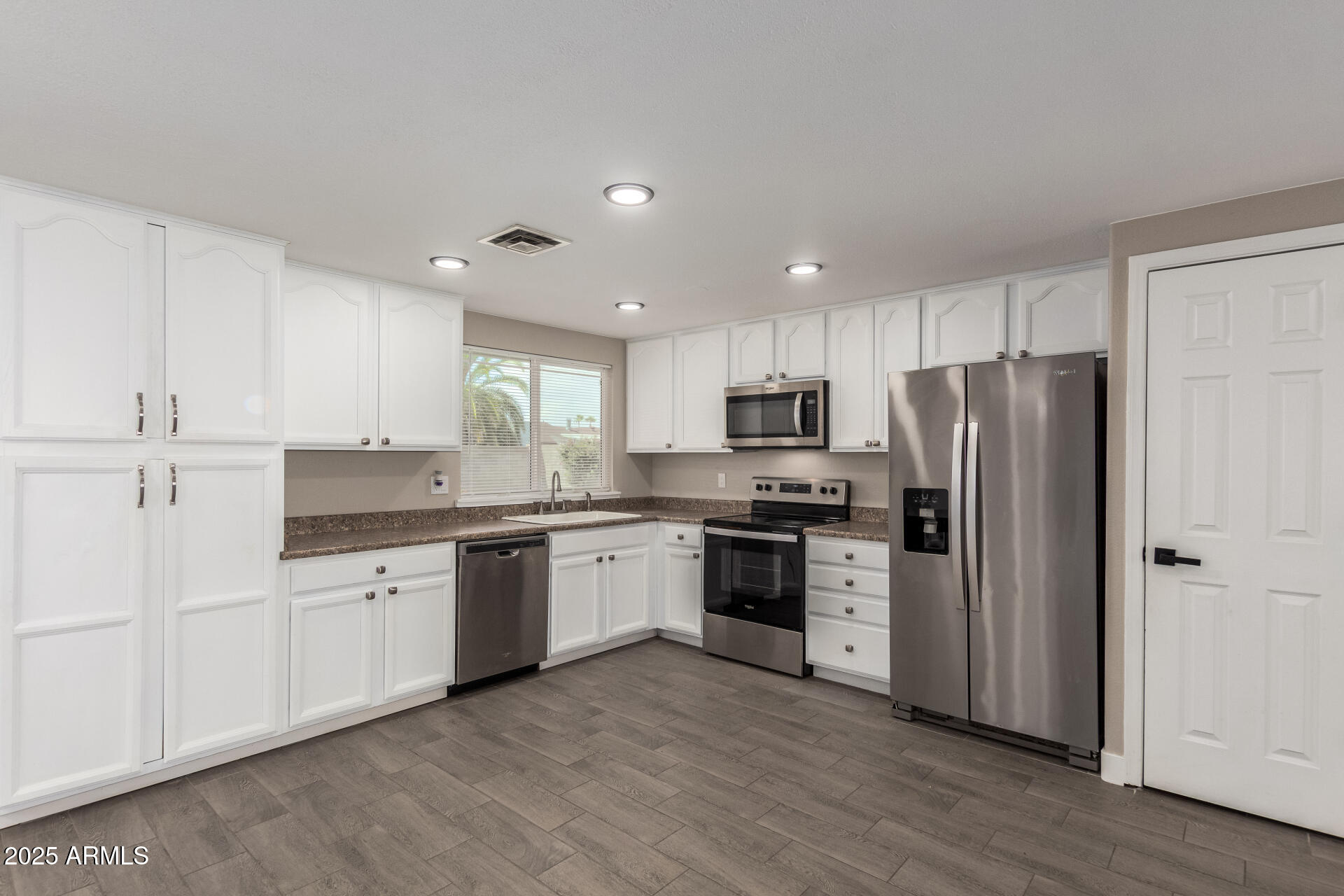 1713 W PALOMINO Drive