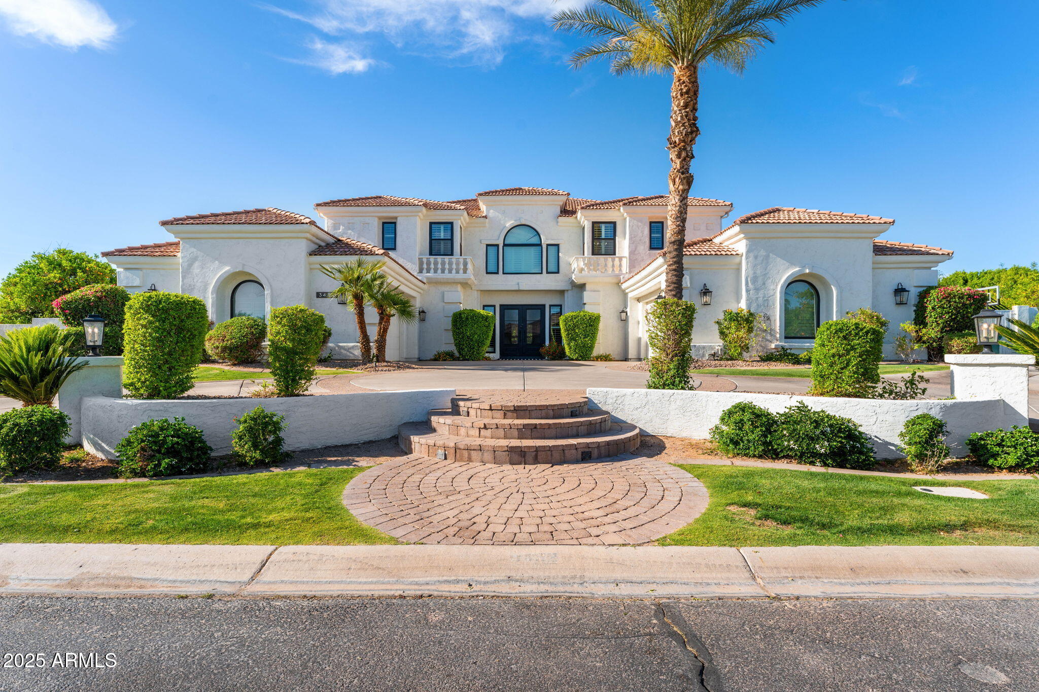 3452 E IVYGLEN Circle