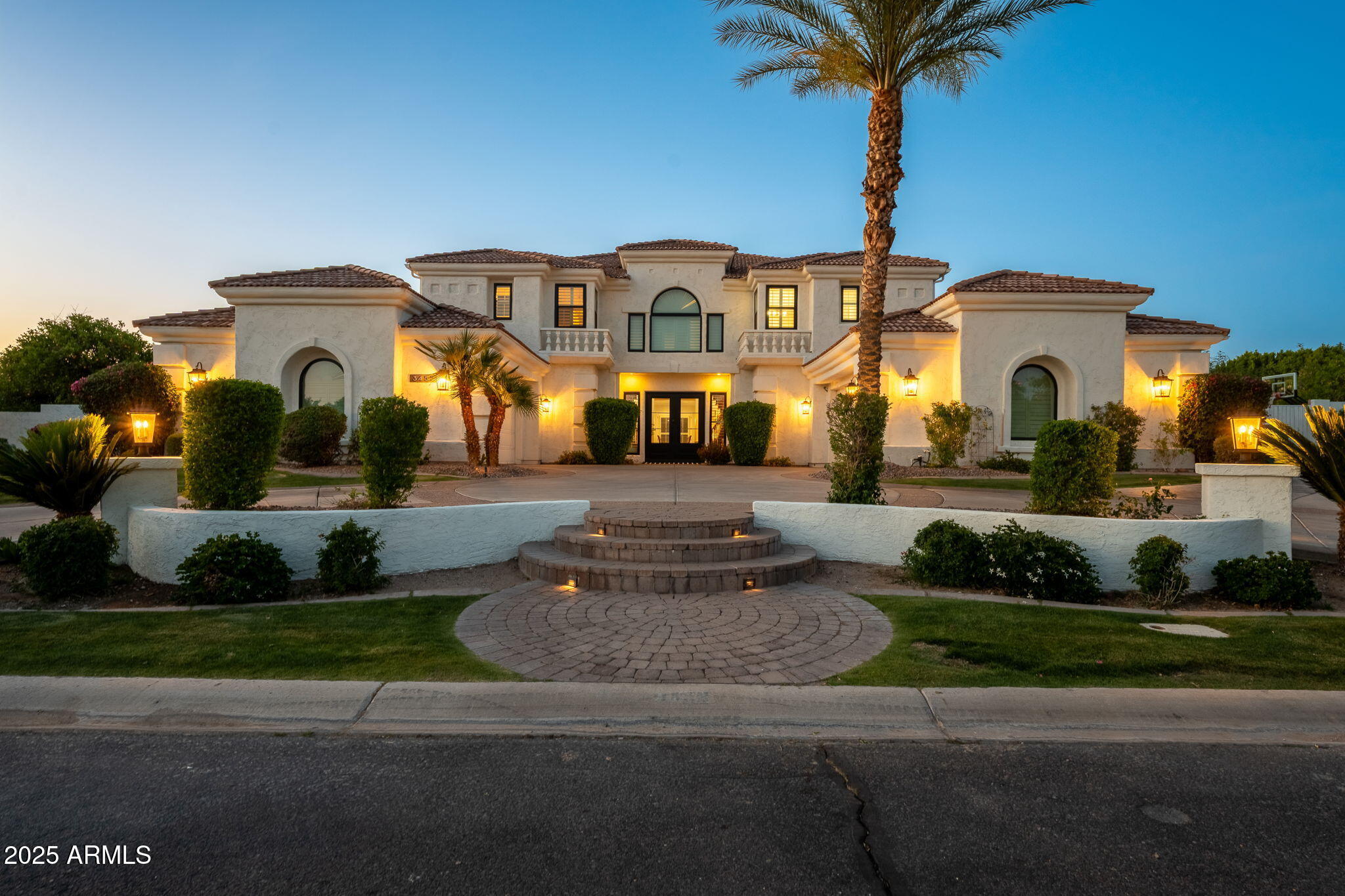 3452 E IVYGLEN Circle