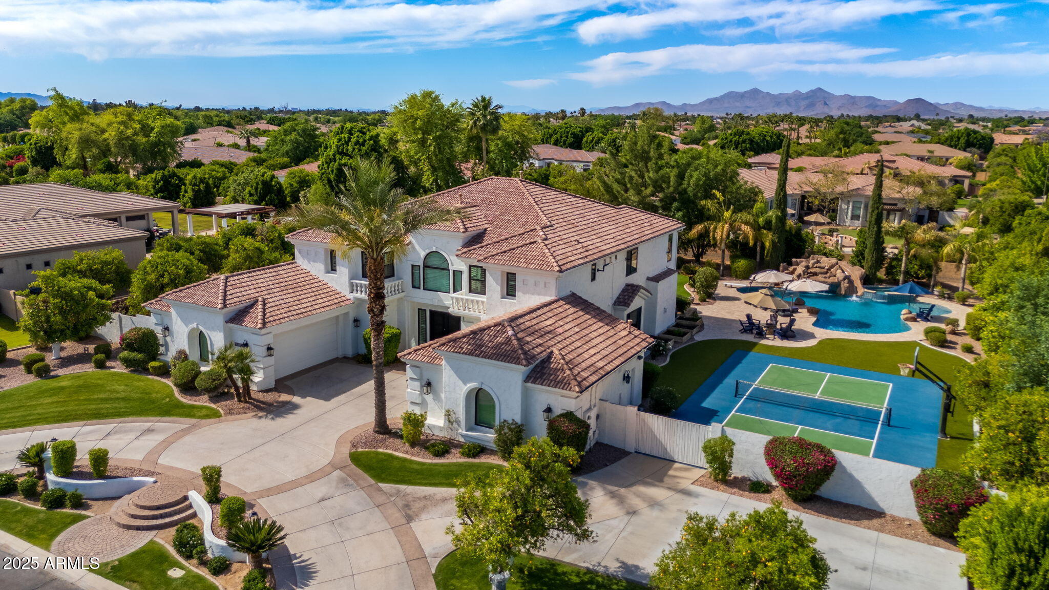 3452 E IVYGLEN Circle