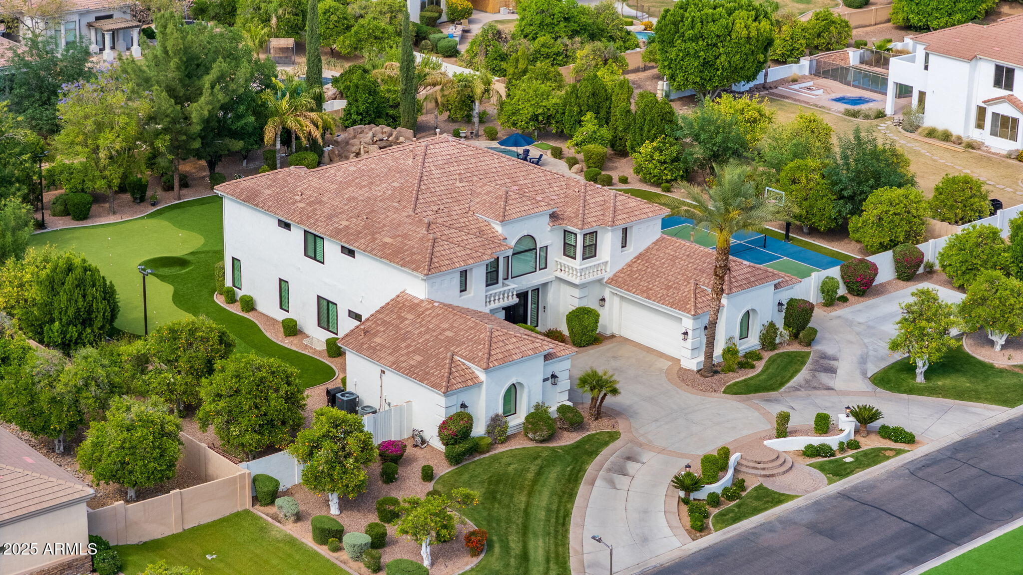 3452 E IVYGLEN Circle