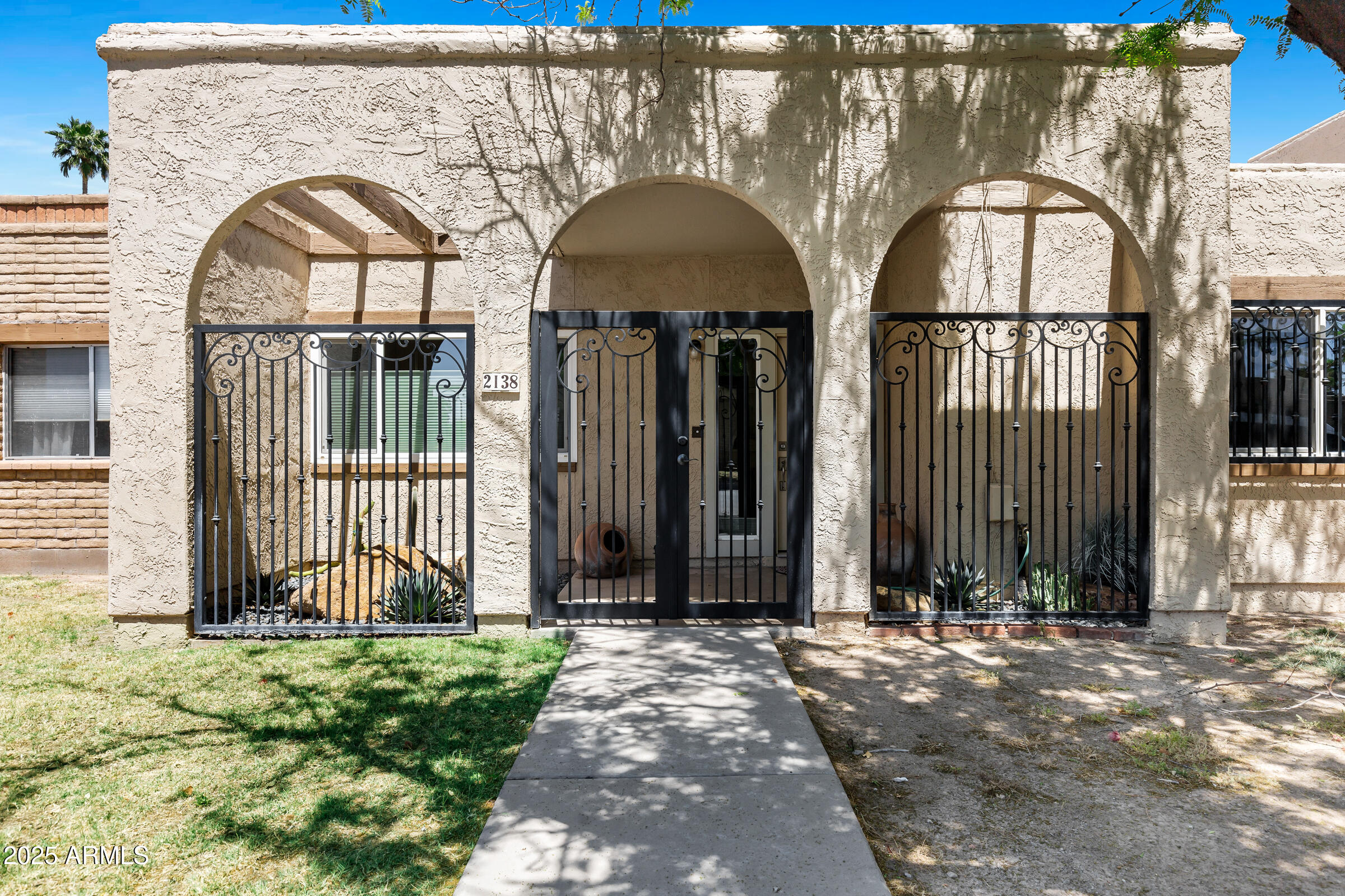 2138 E MINTON Drive